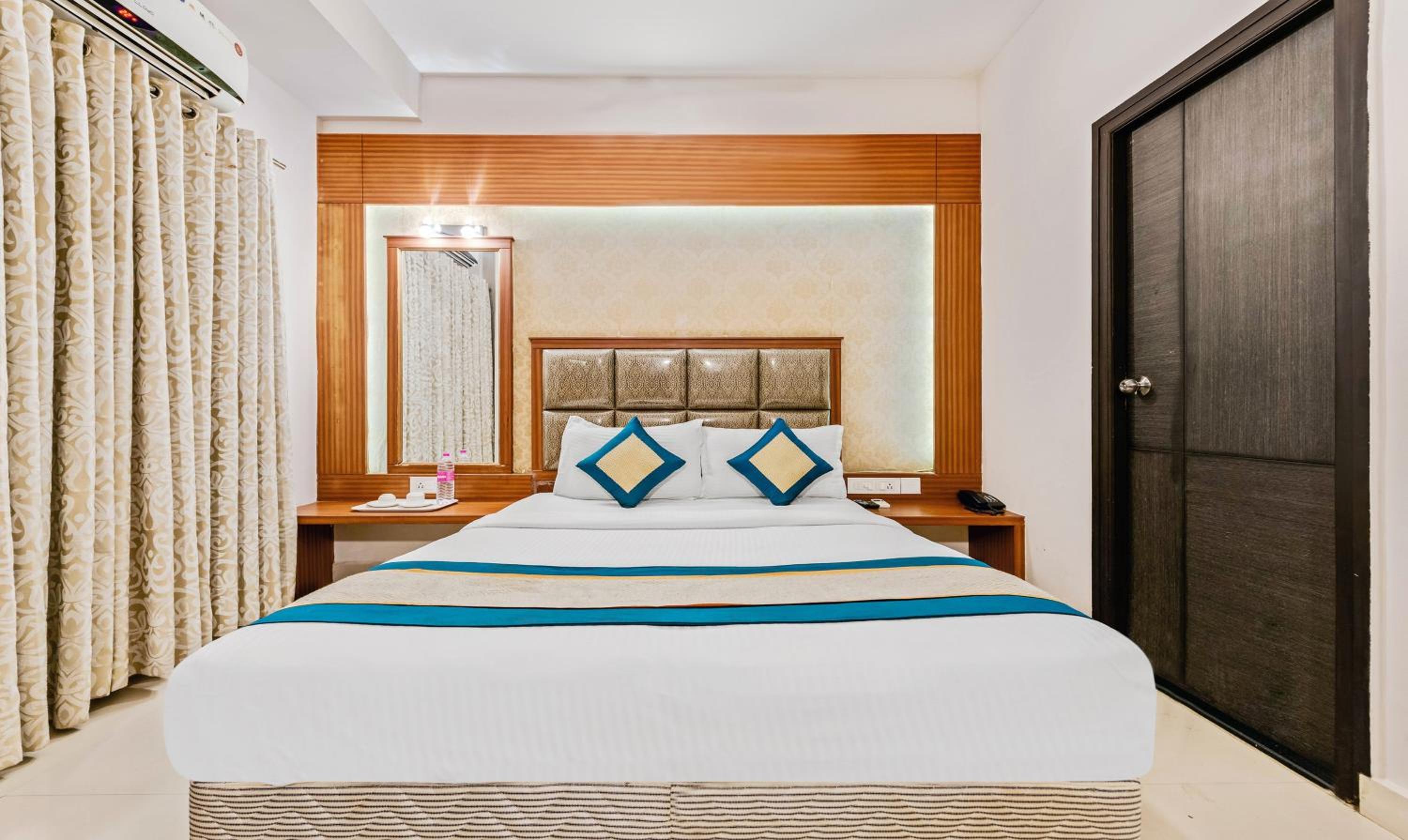 Deluxe Double Room - Photo 1