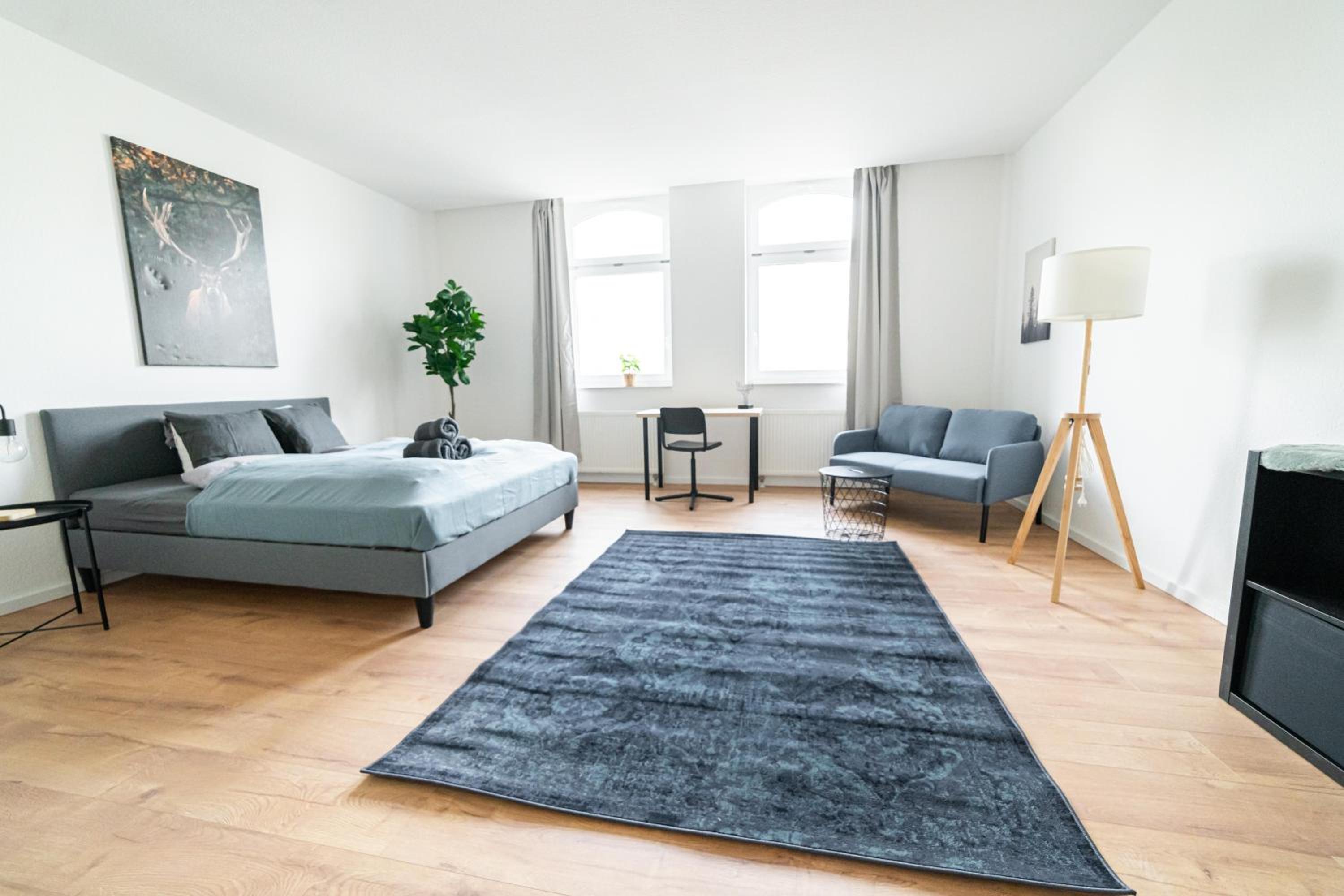 One-Bedroom Apartment photo 1
