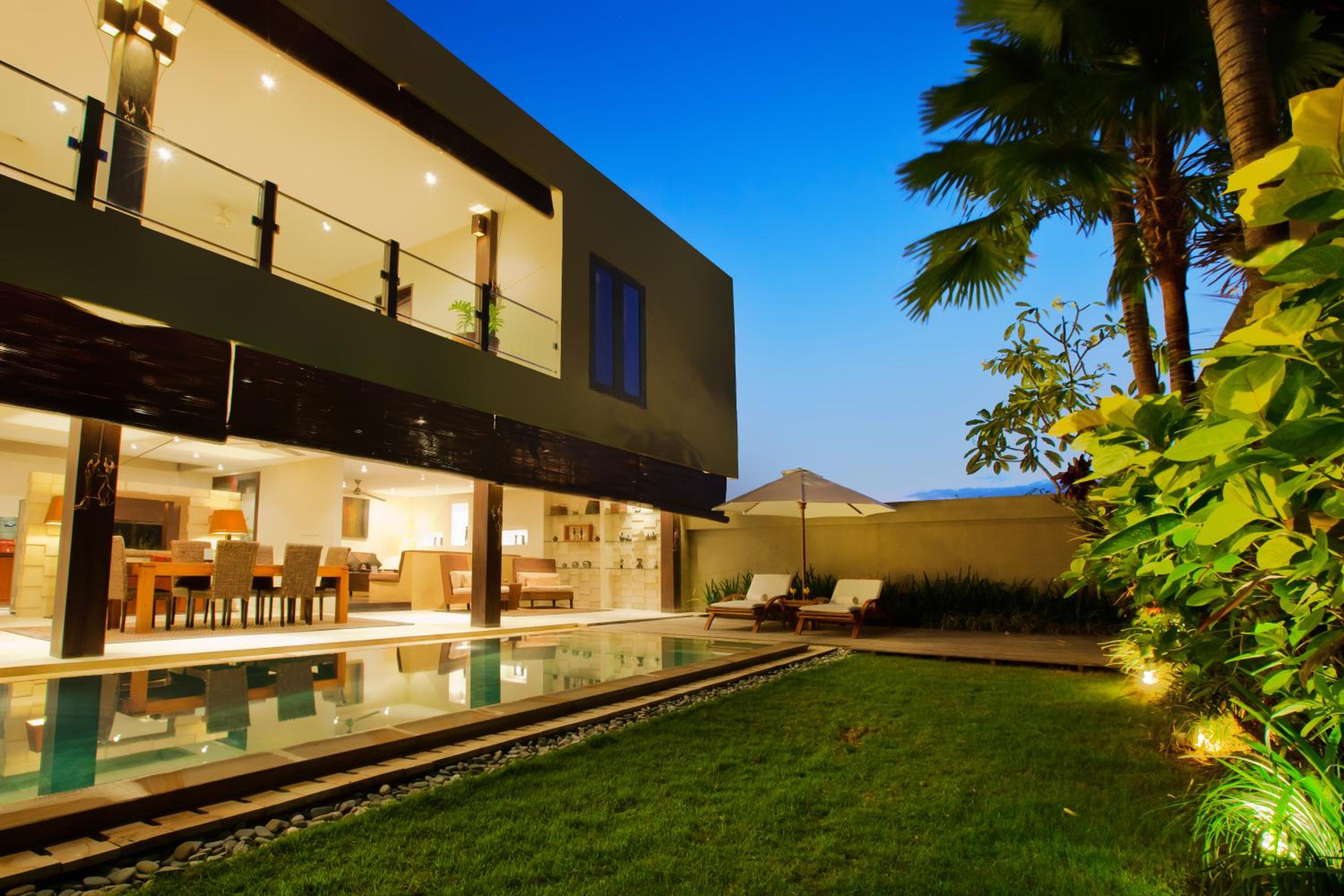 Three-Bedroom Villa with Private Pool - Photo 4