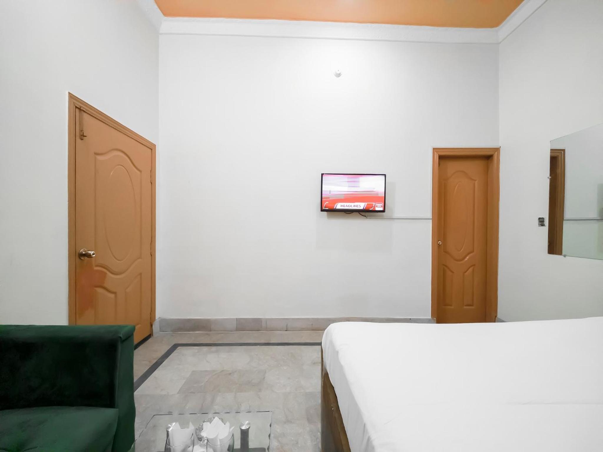 Deluxe Double or Twin Room photo 3