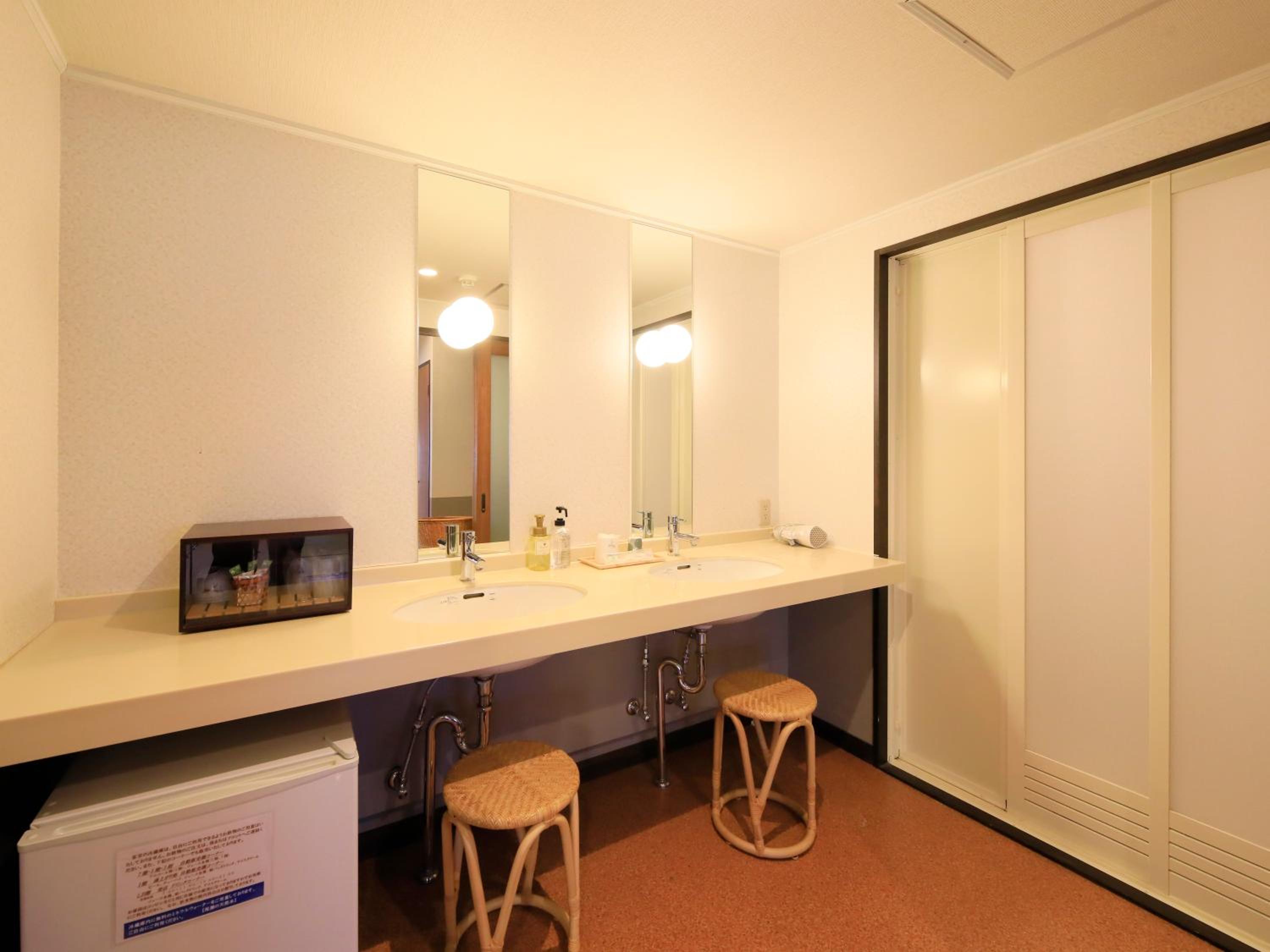Japanese-Style Room with Tatami Area - Non-Smoking photo 3