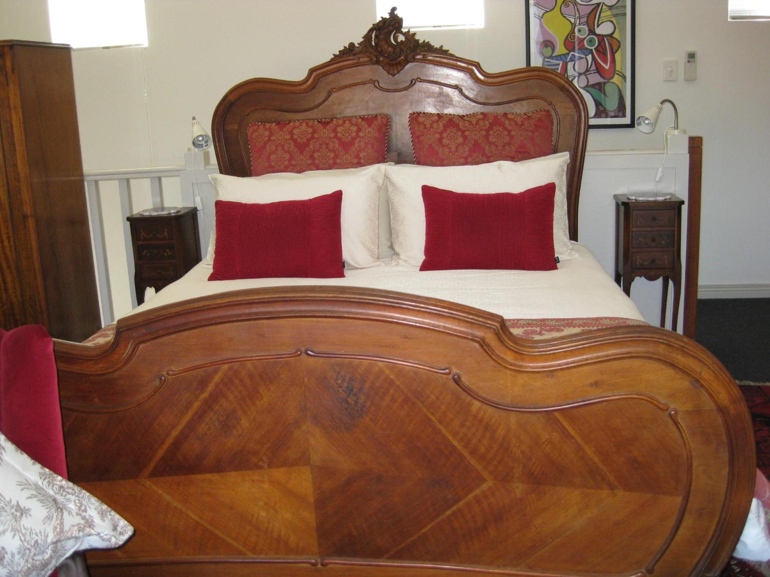 Deluxe Queen Suite with Harbor View