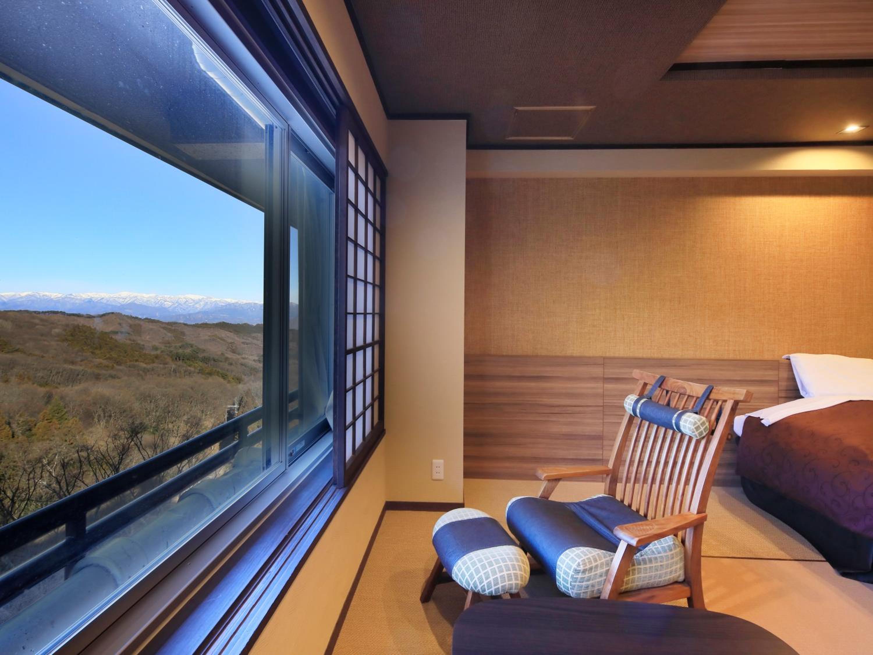Superior Triple Room on High Floor with Shower - Non Smoking, photo 6