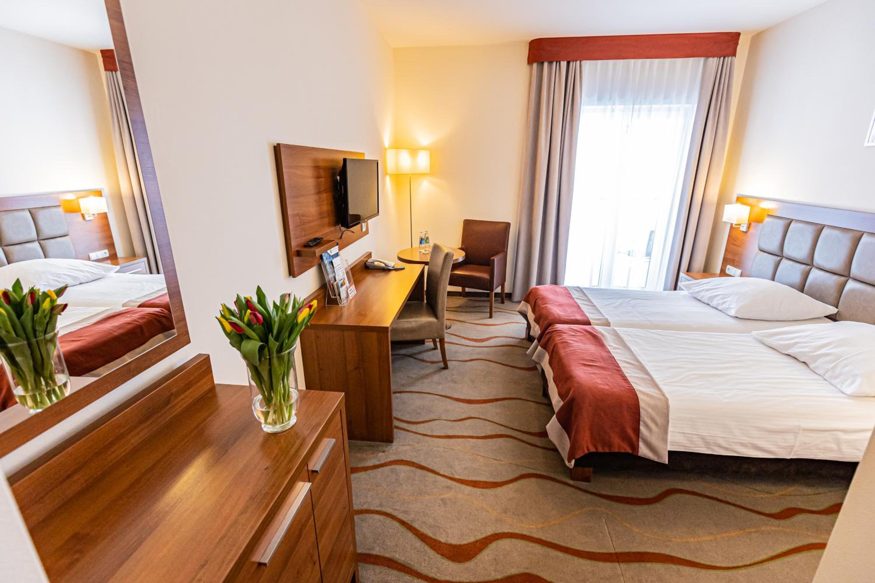 Double Room with Balcony - Photo 6
