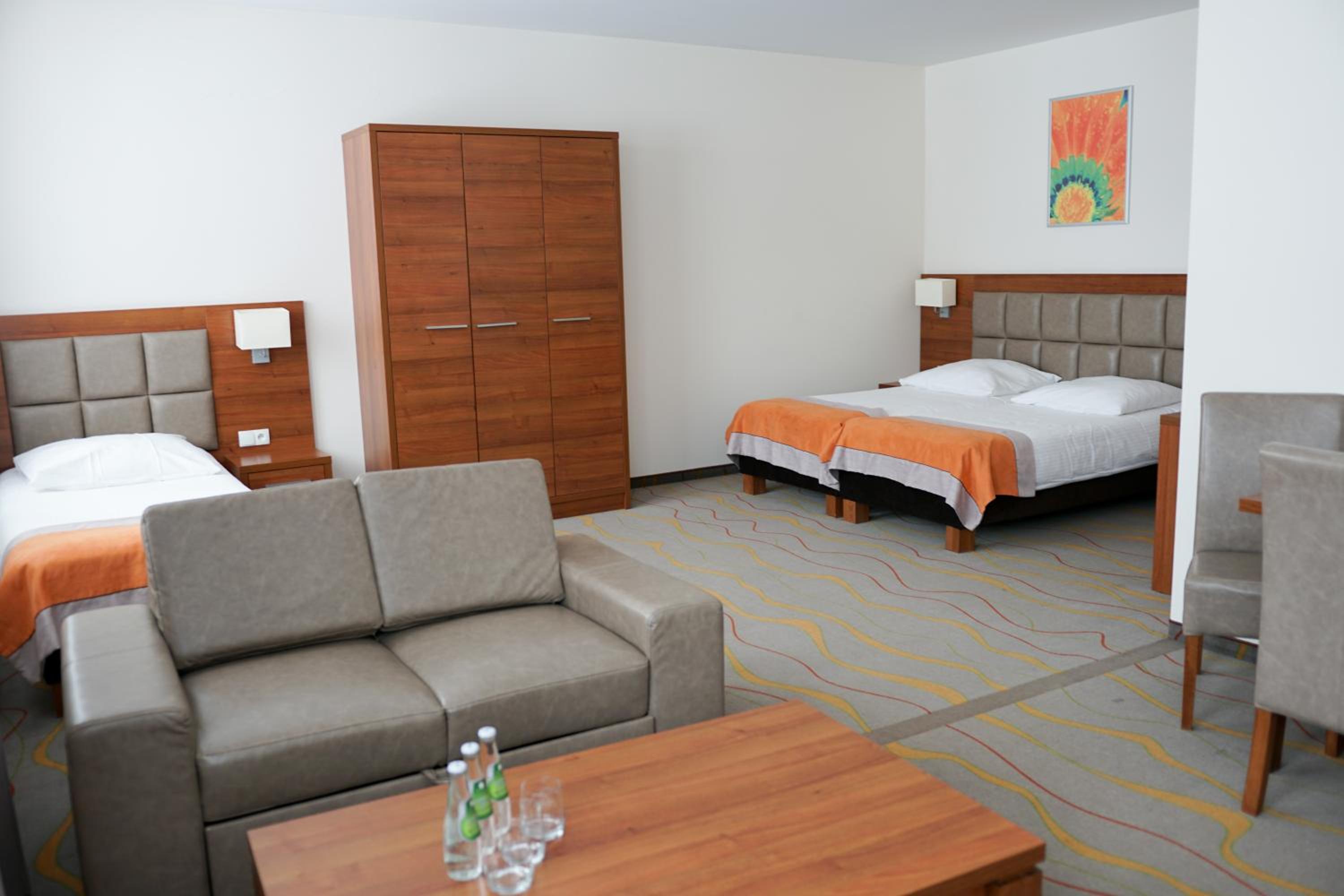 Deluxe Family Room - Photo 5
