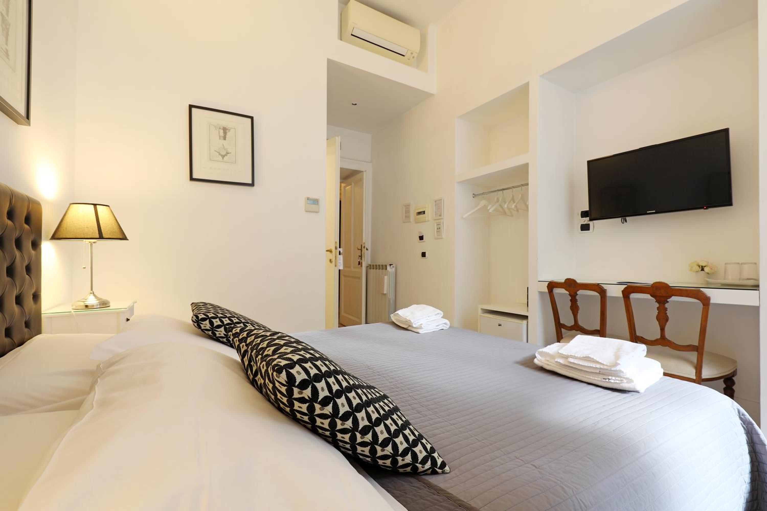 Small Double Room with Garden View and Balcony
