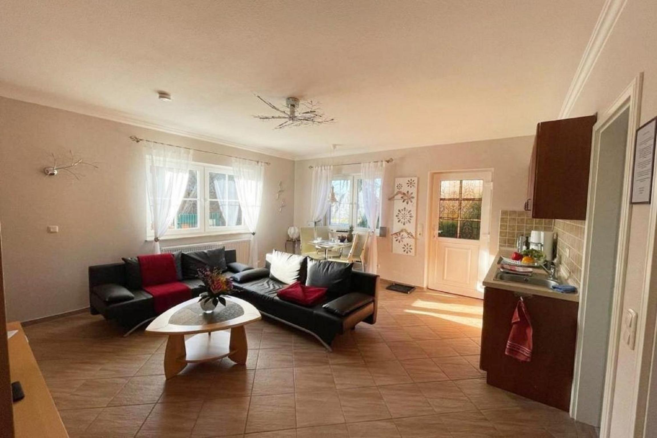 One-Bedroom Apartment with Terrace photo 1