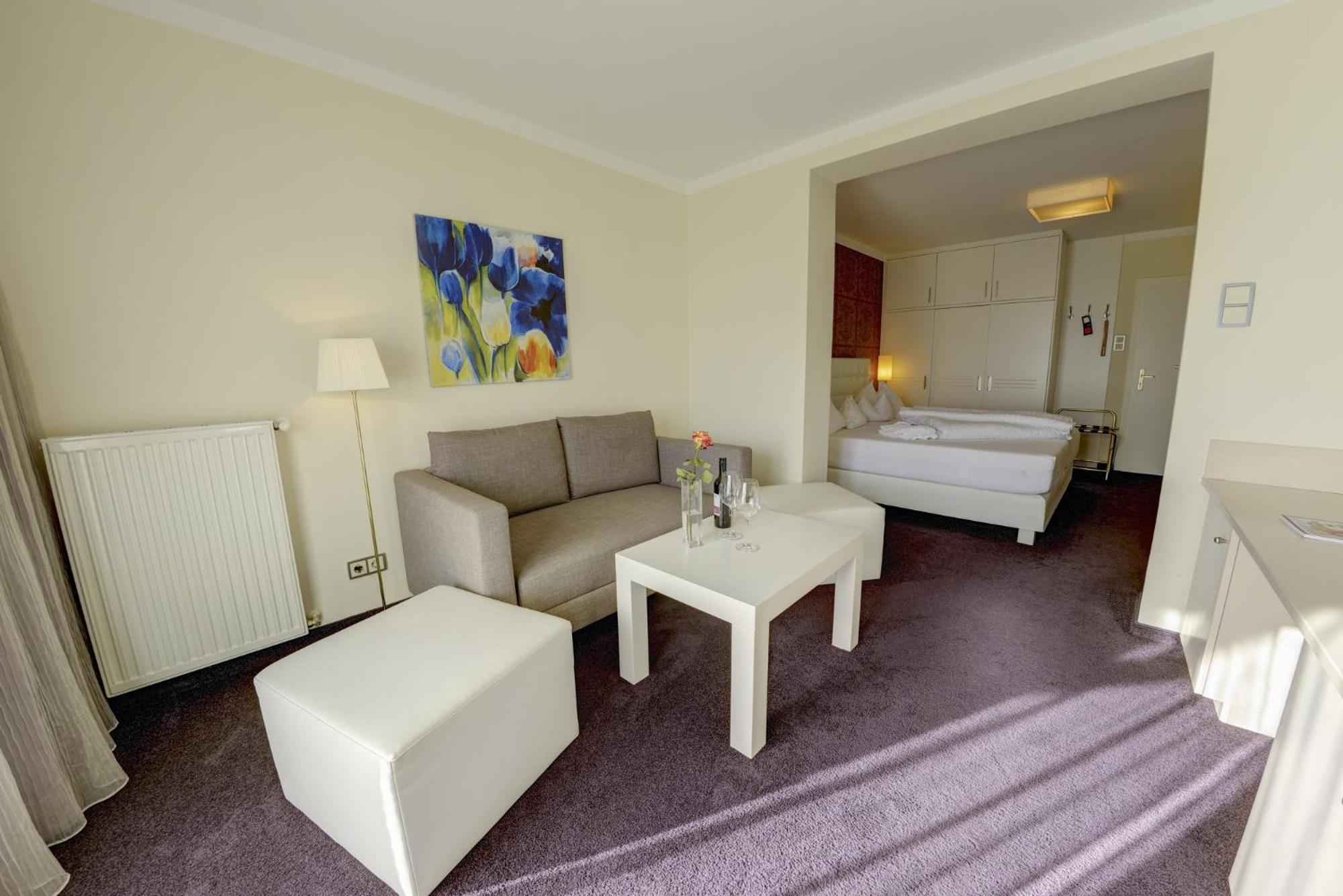 Junior Suite with Balcony photo 2