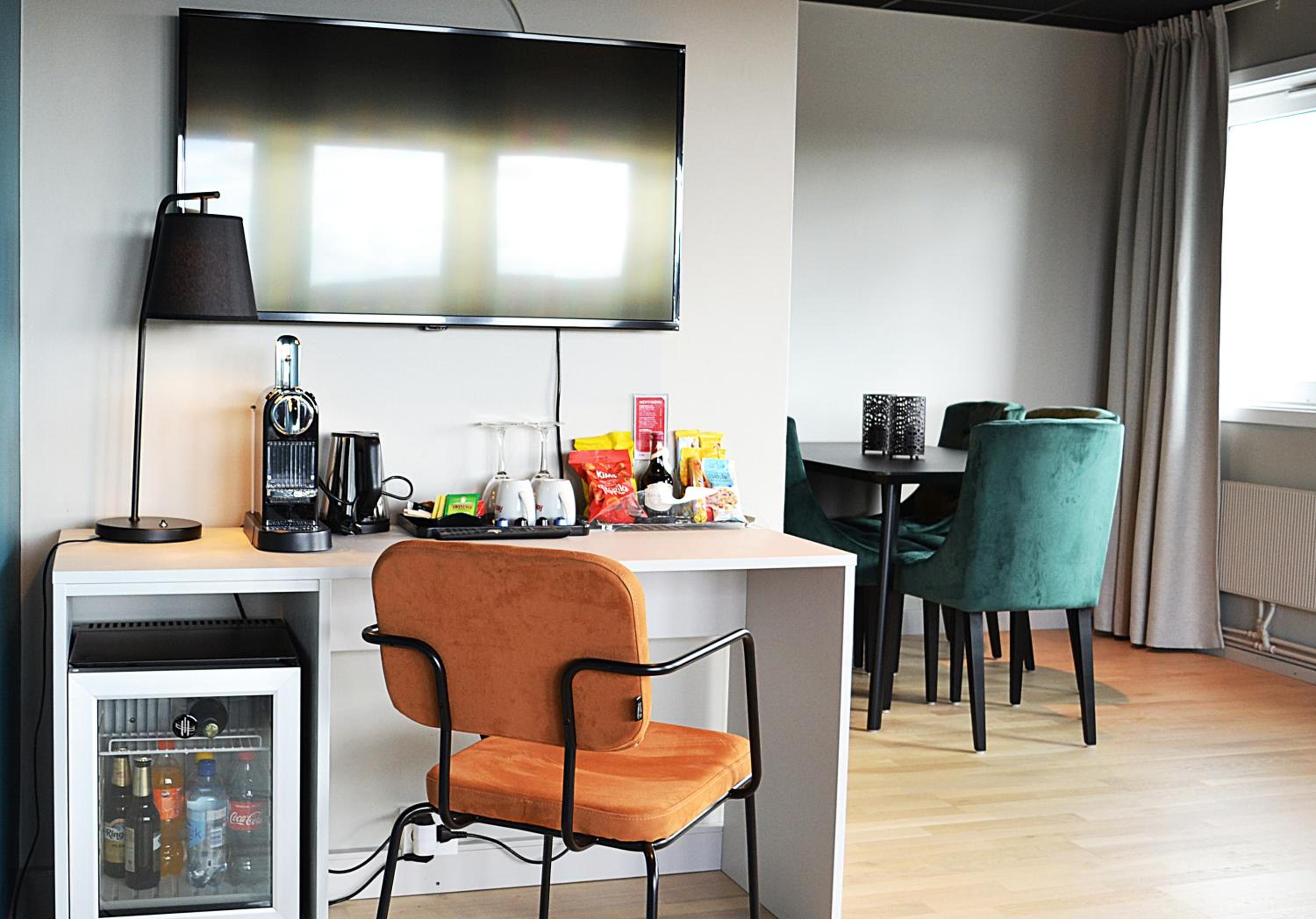 Business Room photo 3