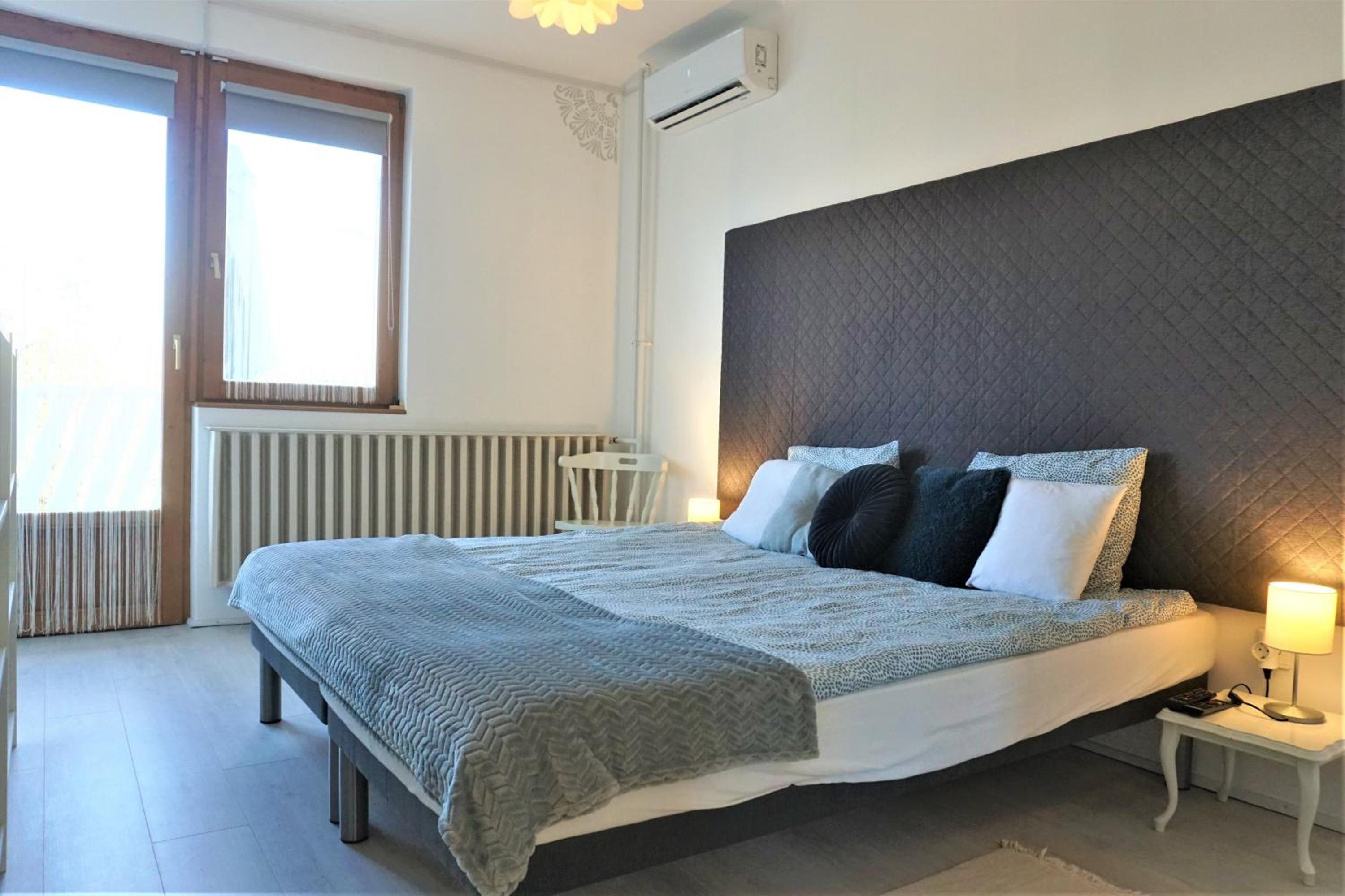 One-Bedroom Apartment with Terrace photo 2