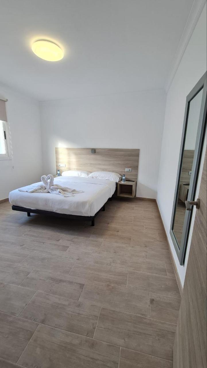 Apartamento de Dos Habitaciones en Planta Baja con Terraza