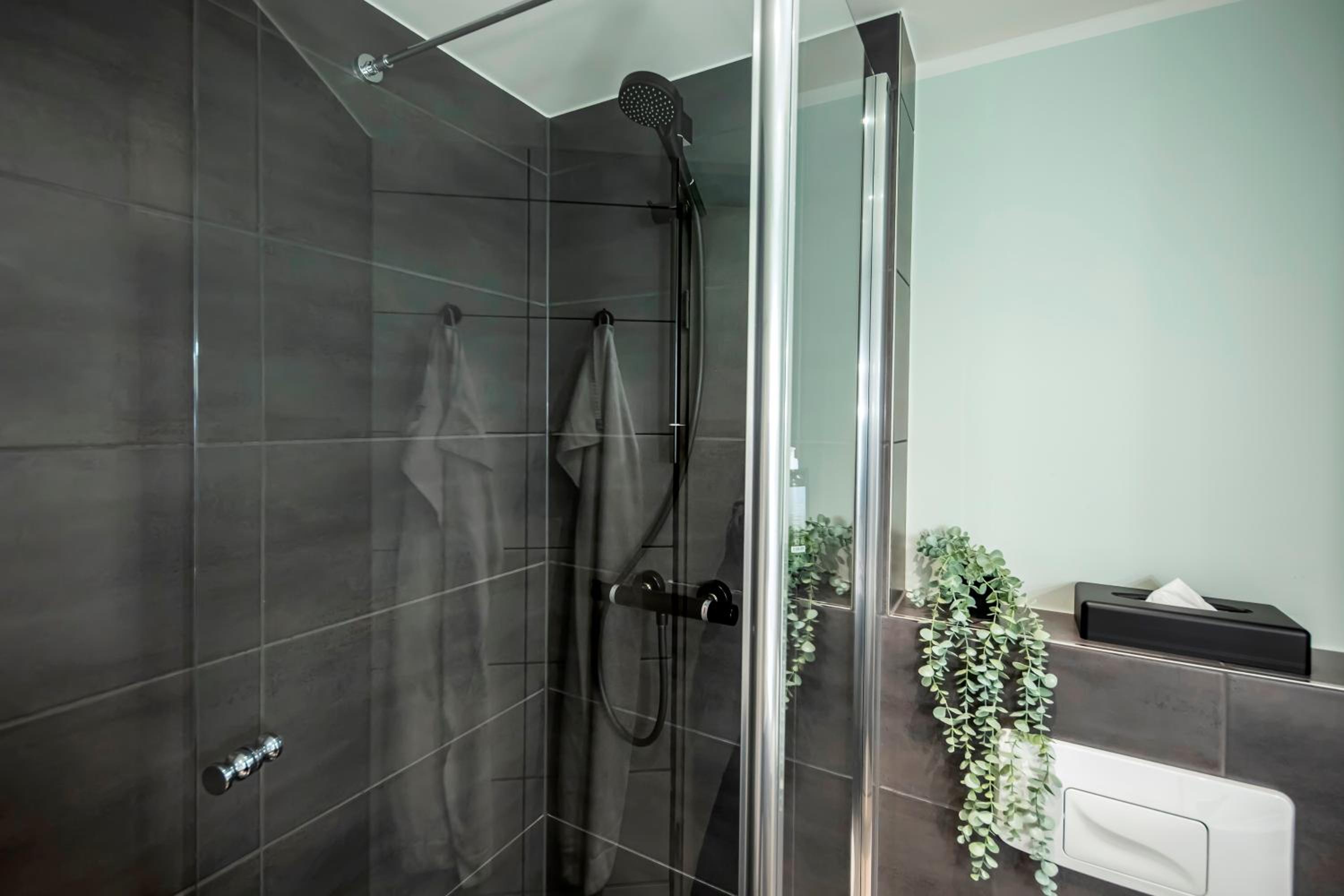 Business Twin Room - Photo 4