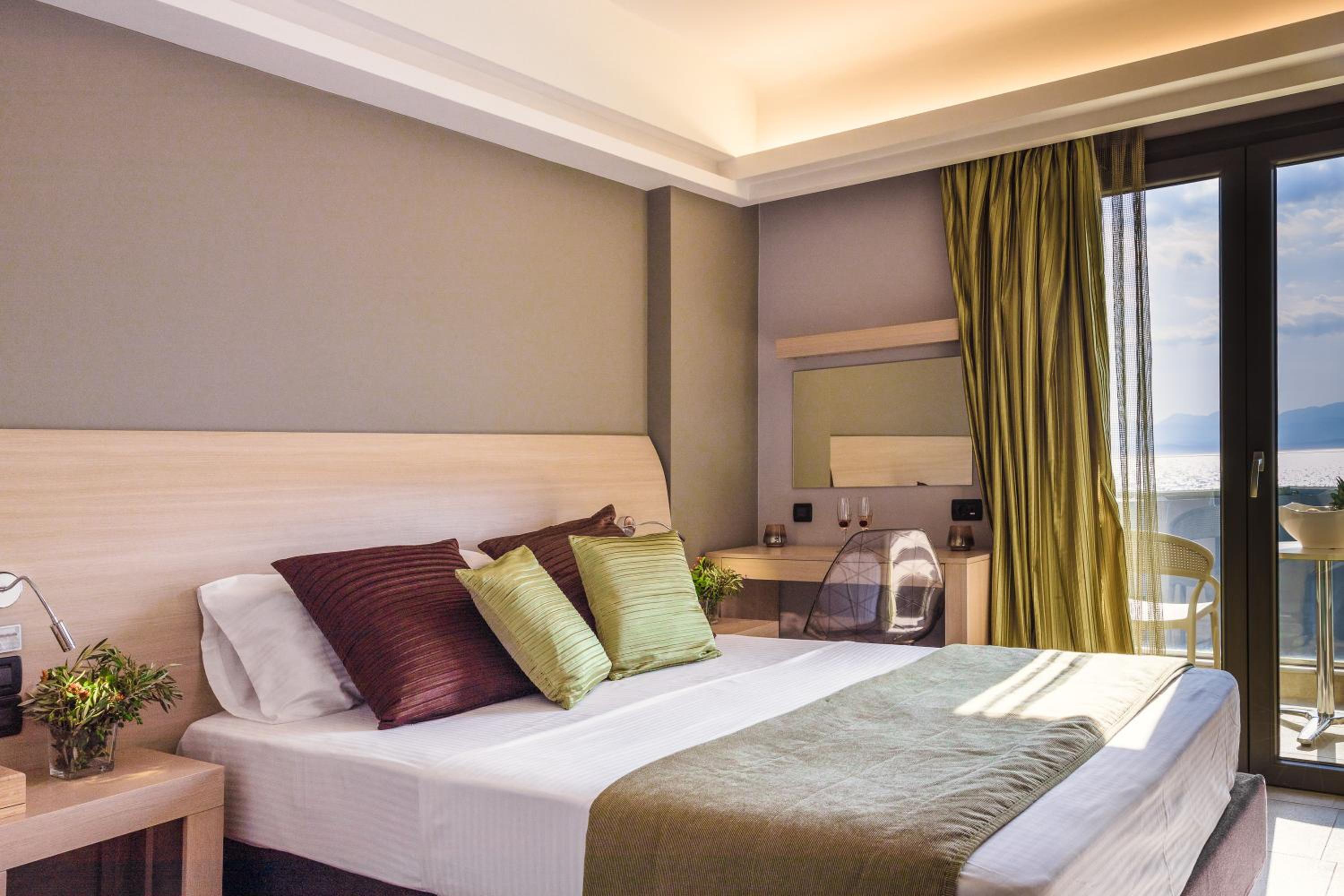 Classic Room with Sea Side View