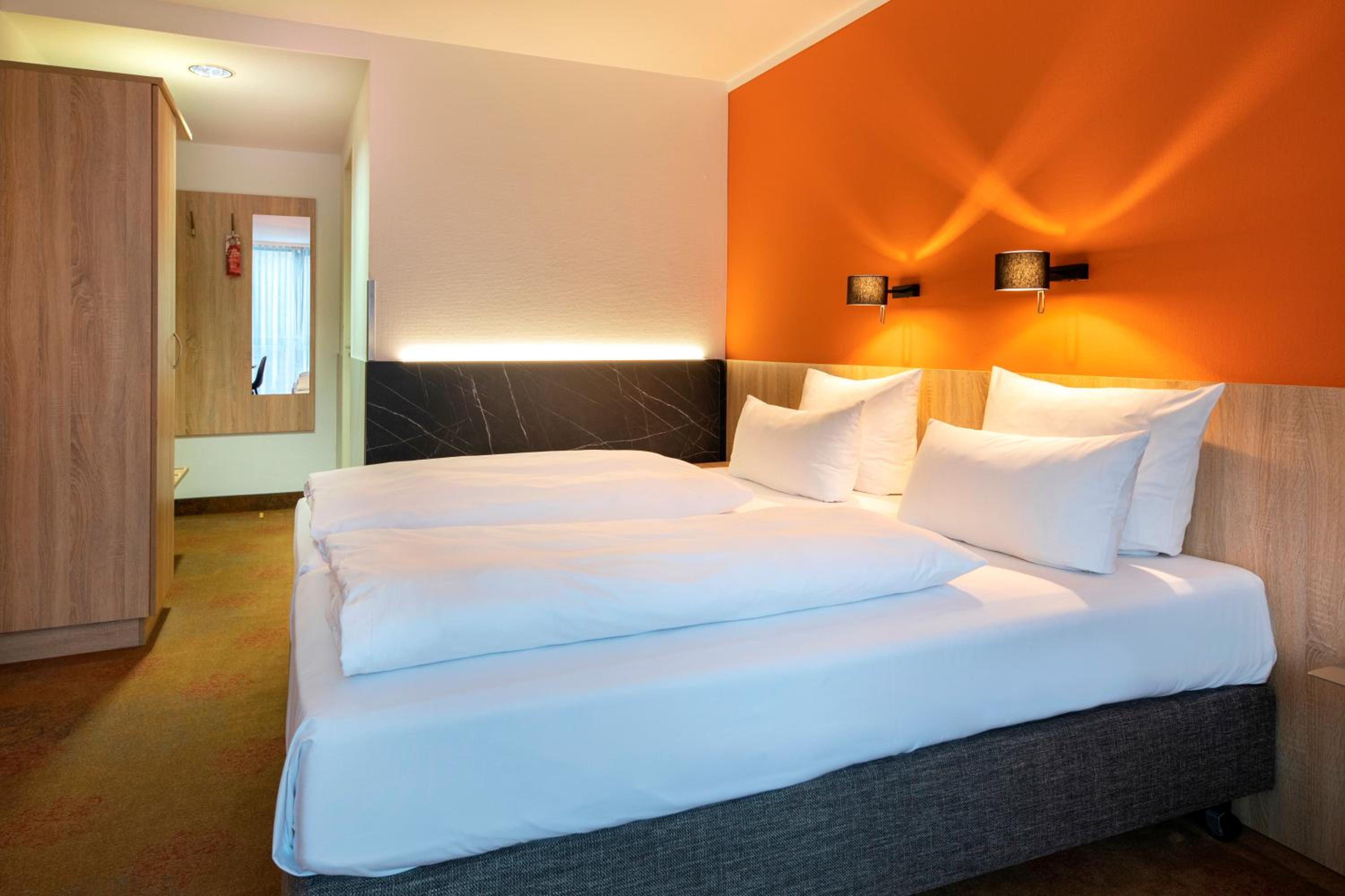 Business Twin Room - Photo 7
