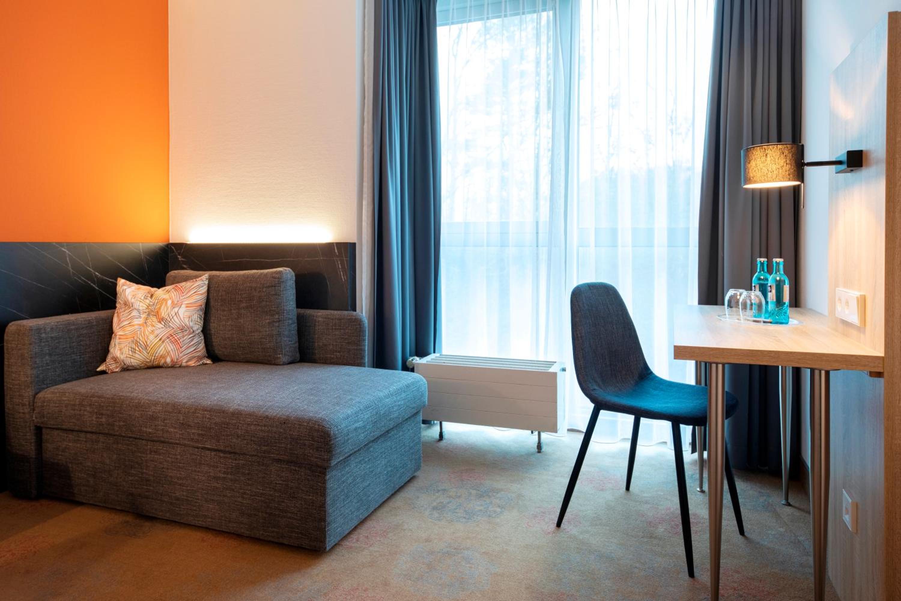 Business Twin Room - Photo 9