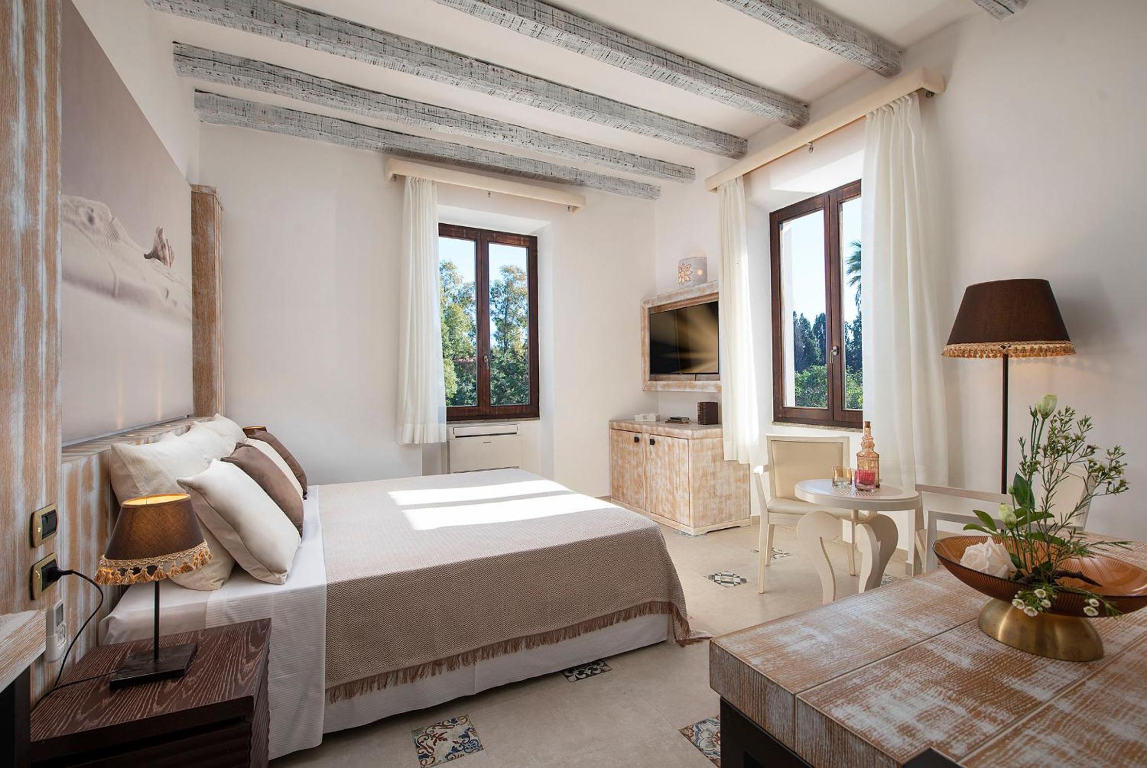 Double or Twin Room with Terrace - Photo 1