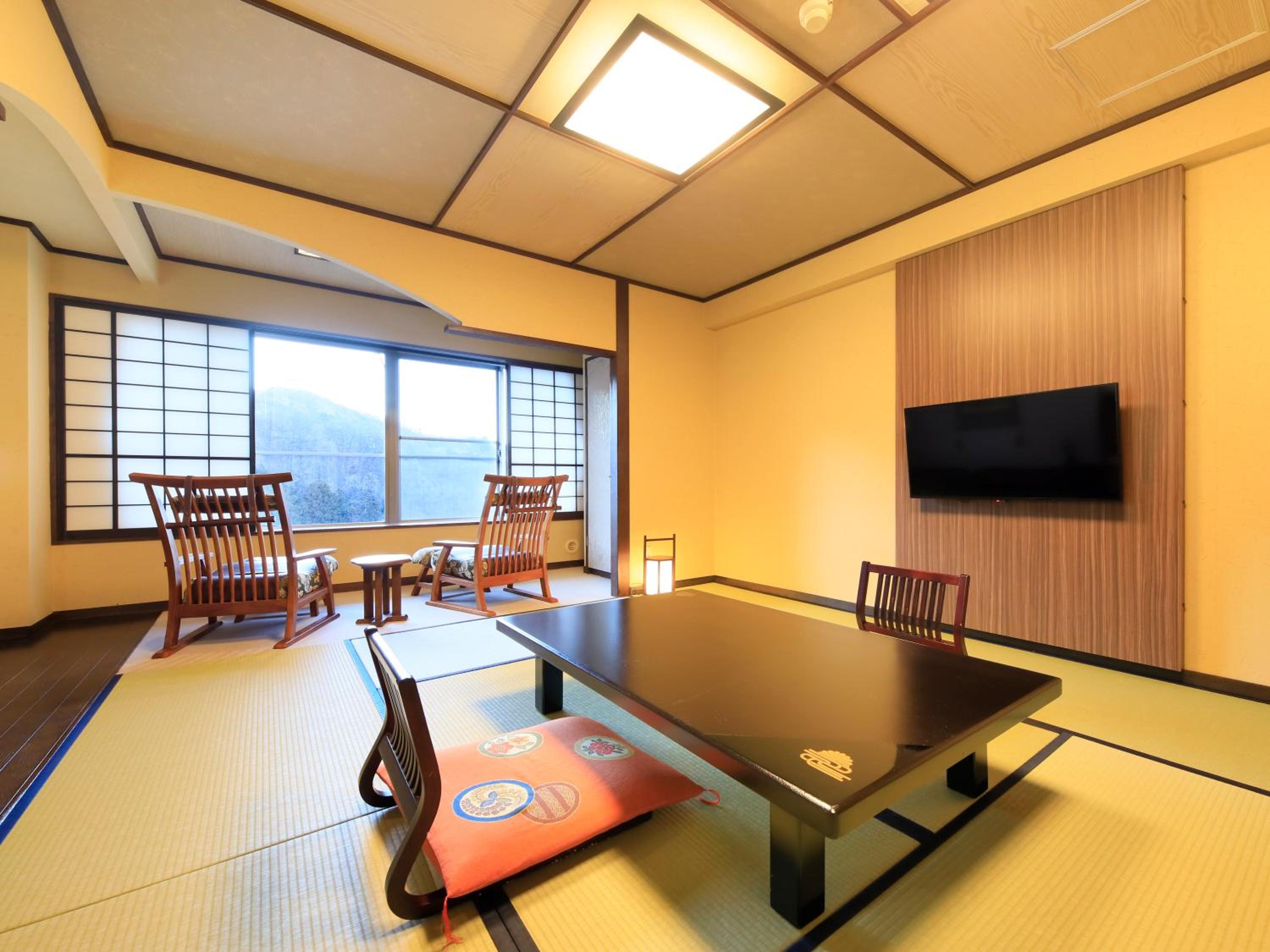 Japanese-Style Room with Mountain View - Non-Smoking photo 3