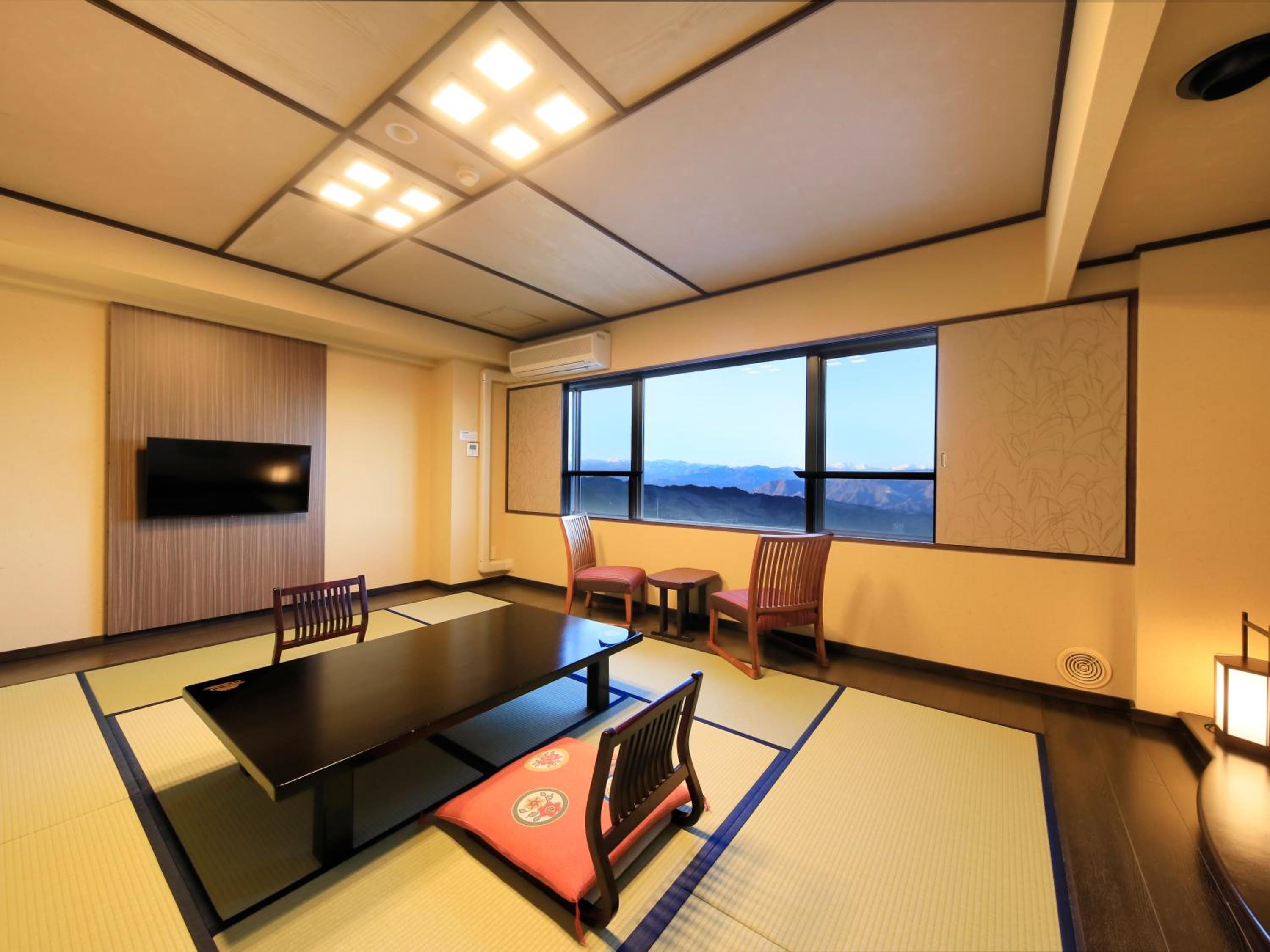 Japanese-Style Room with Mountain View - Non-Smoking photo 2