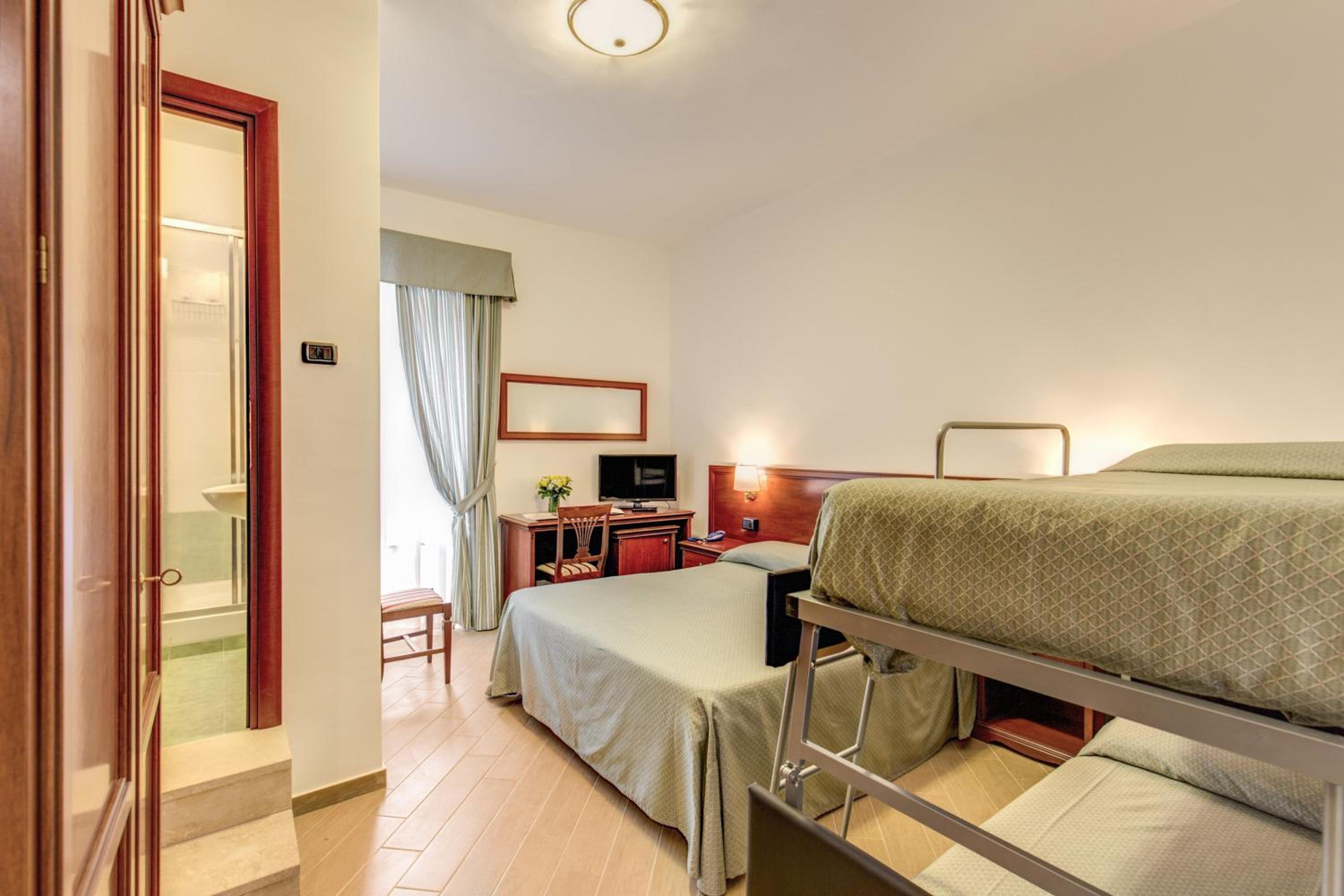 Quadruple Room photo 1