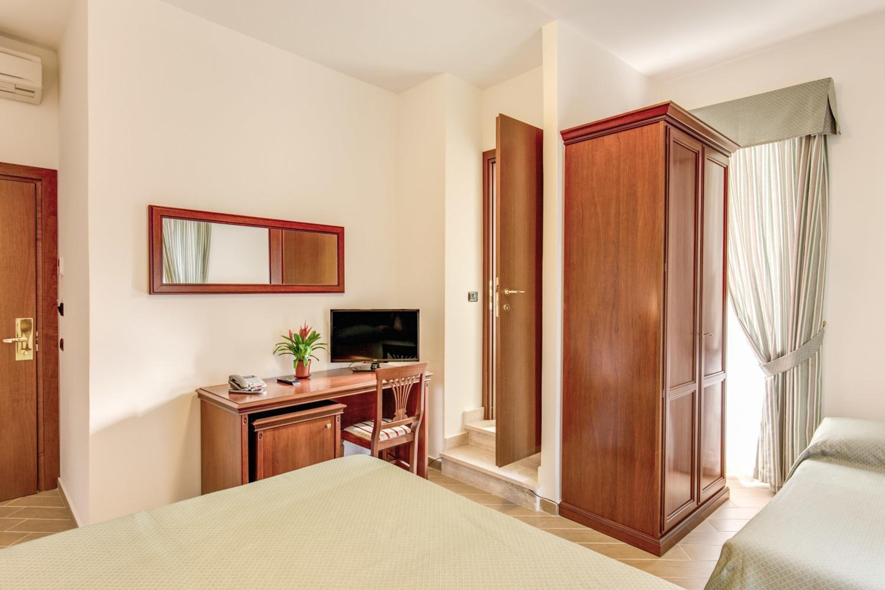 Triple Room photo 2