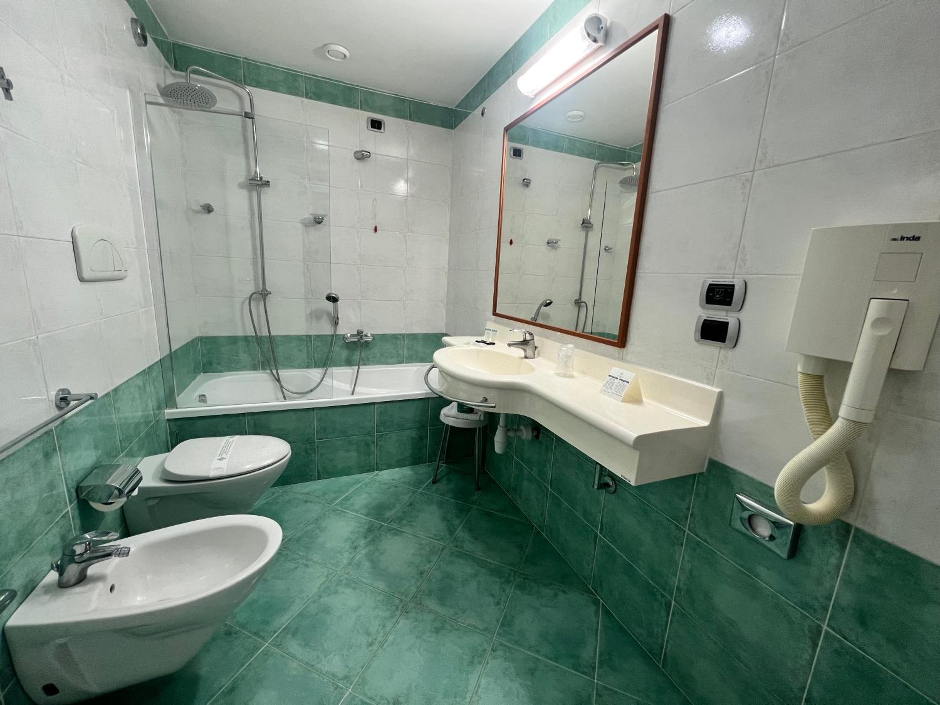 Standard Double or Twin Room photo 1