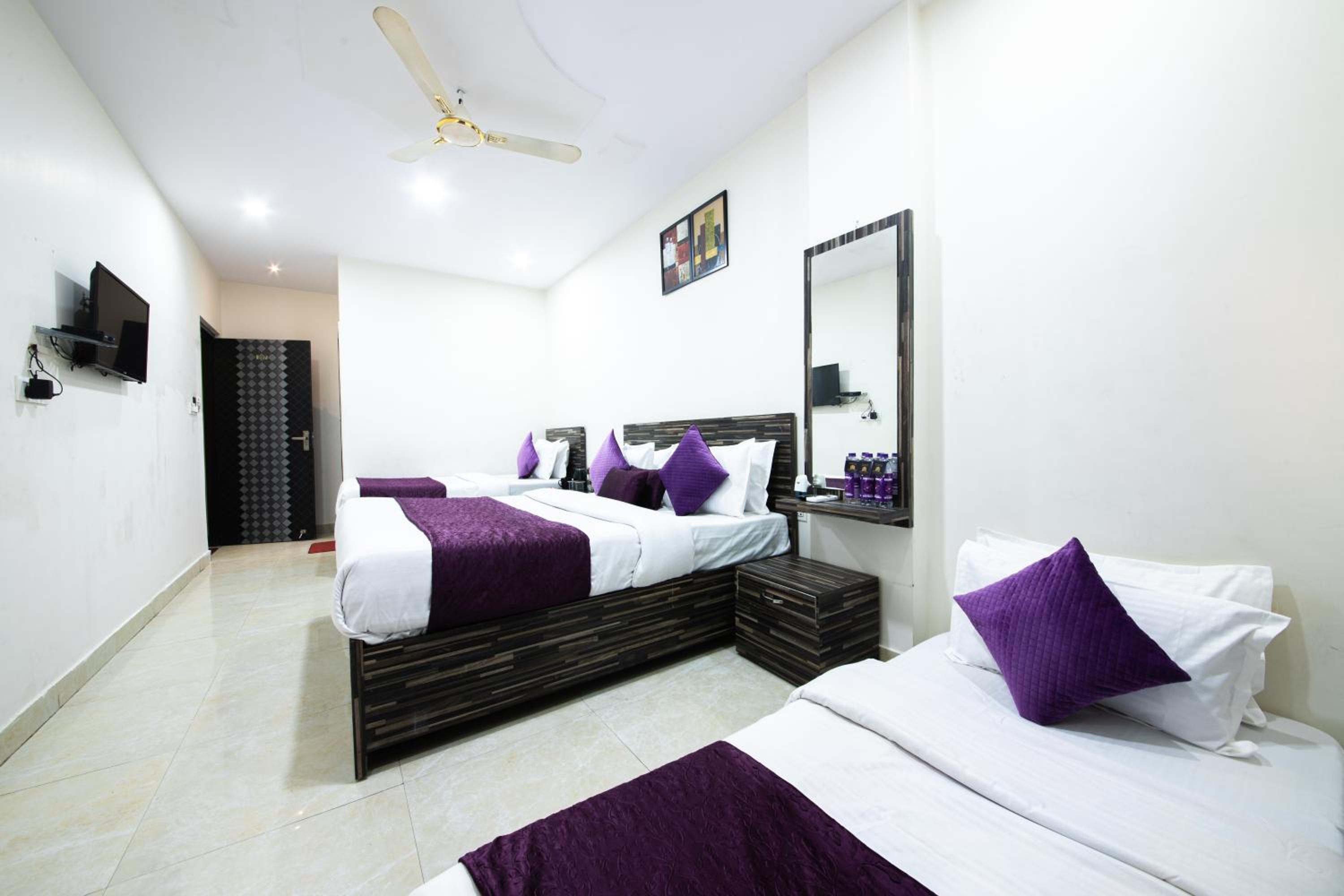 Deluxe Family Room
