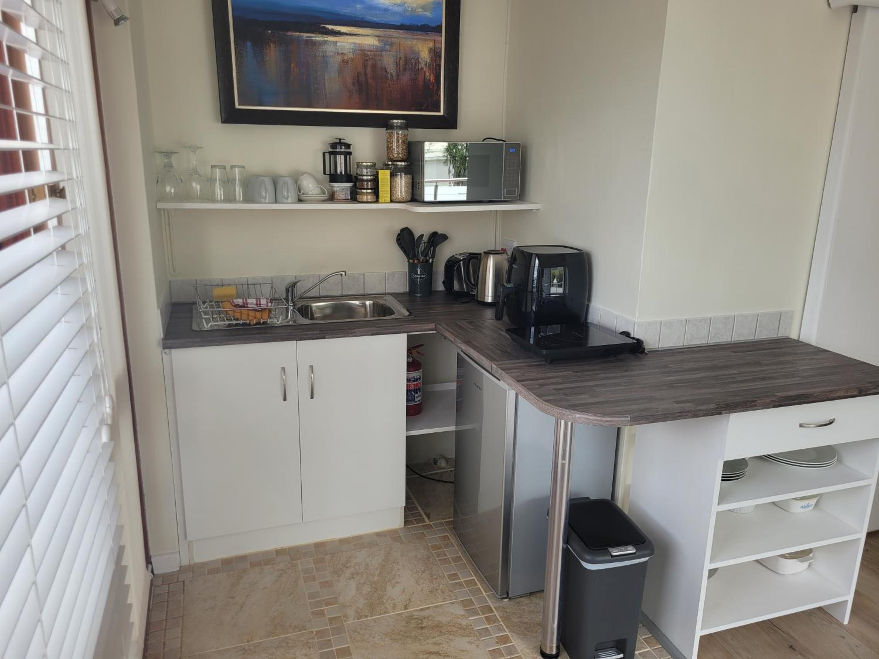 Leehaven Apartment with Balcony and Sea View photo 2