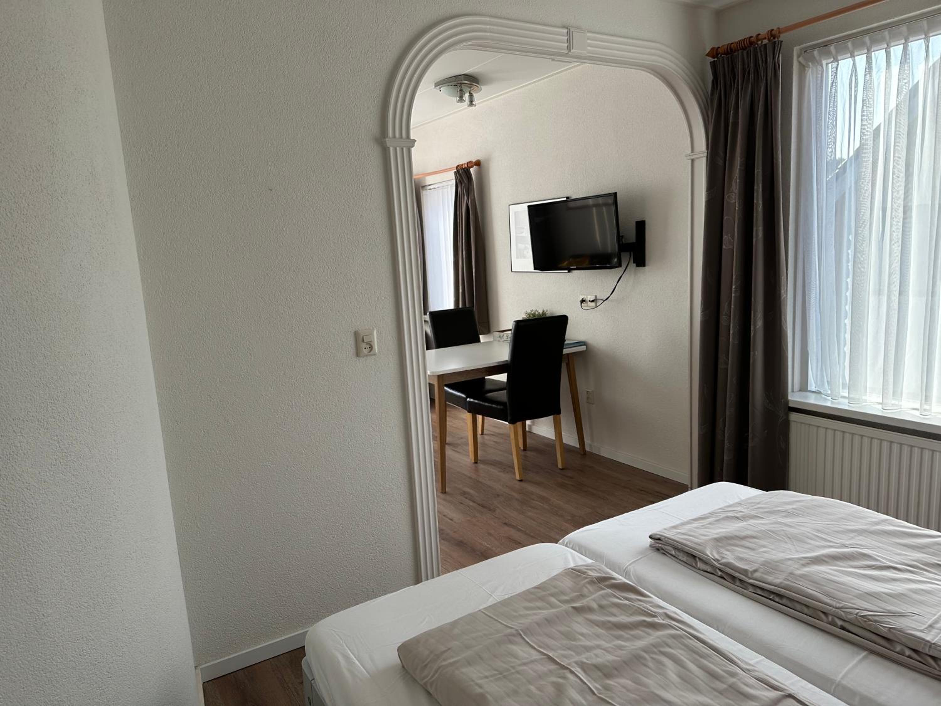 Studio Apartment photo 2
