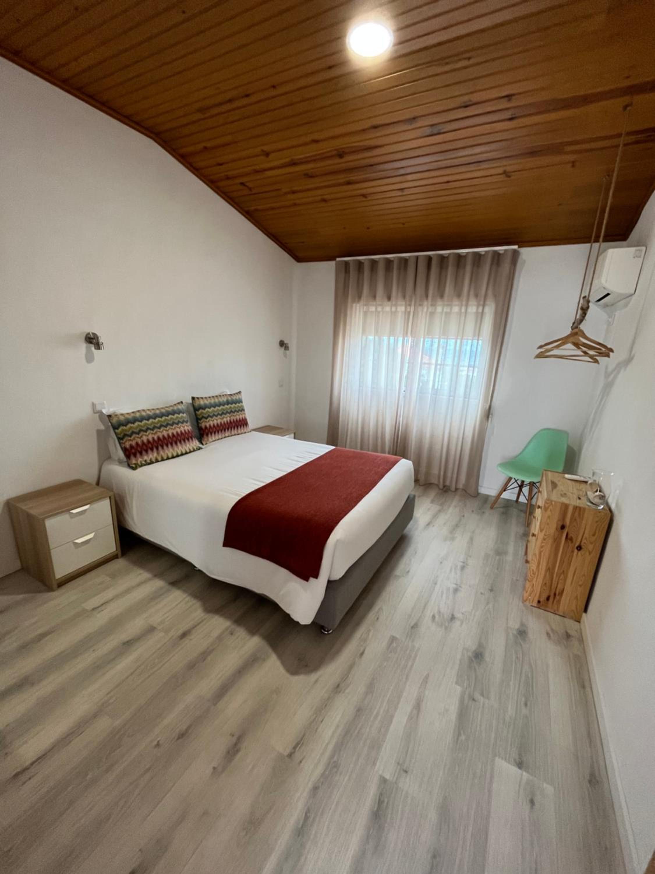 One-Bedroom Suite - Photo 3