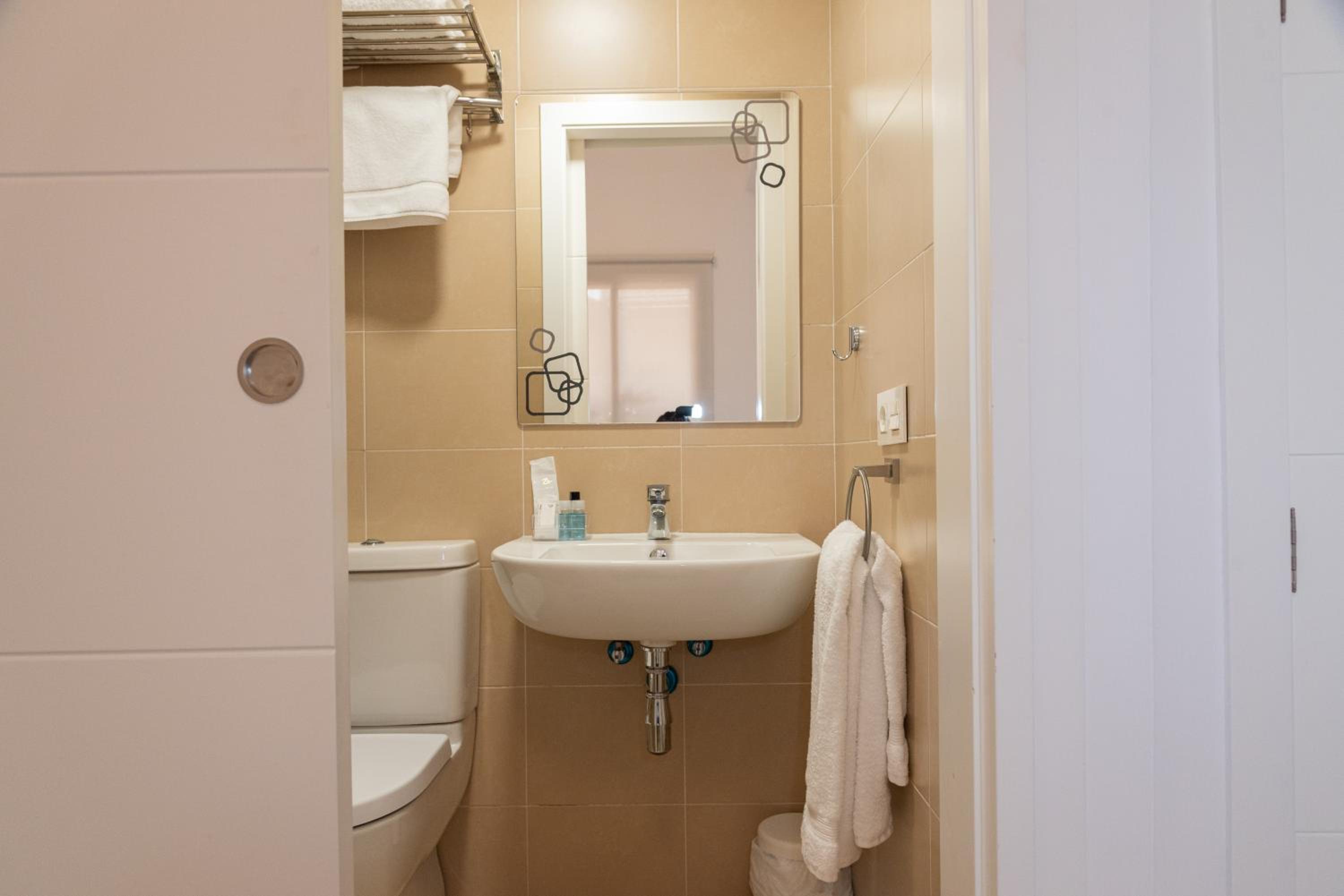 Duplex Apartment with Balcony - Photo 4