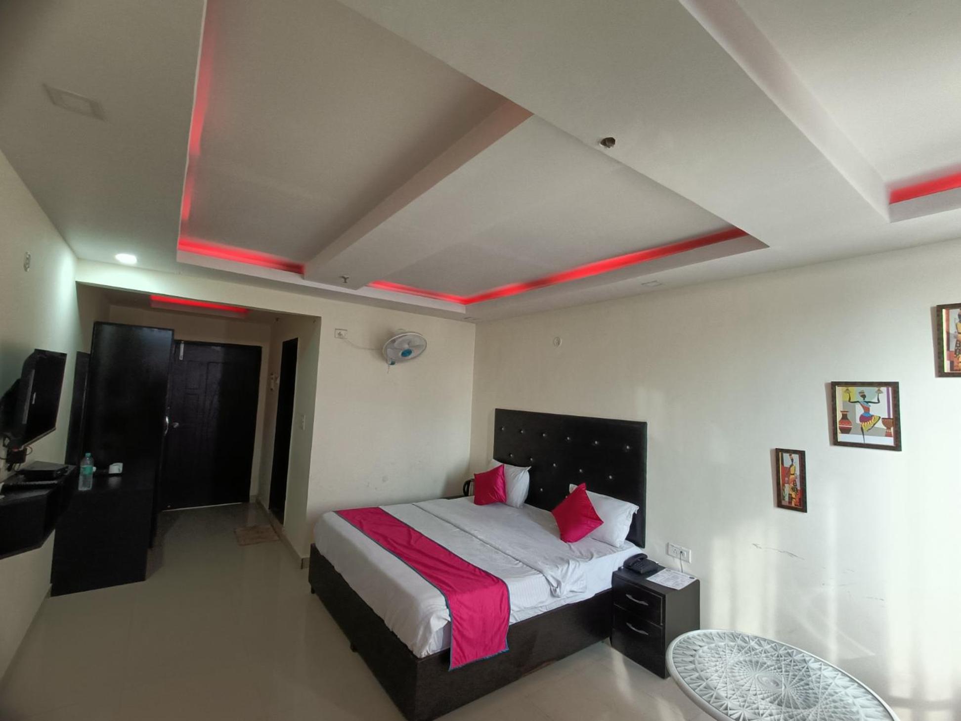 Economy Double Room photo 2