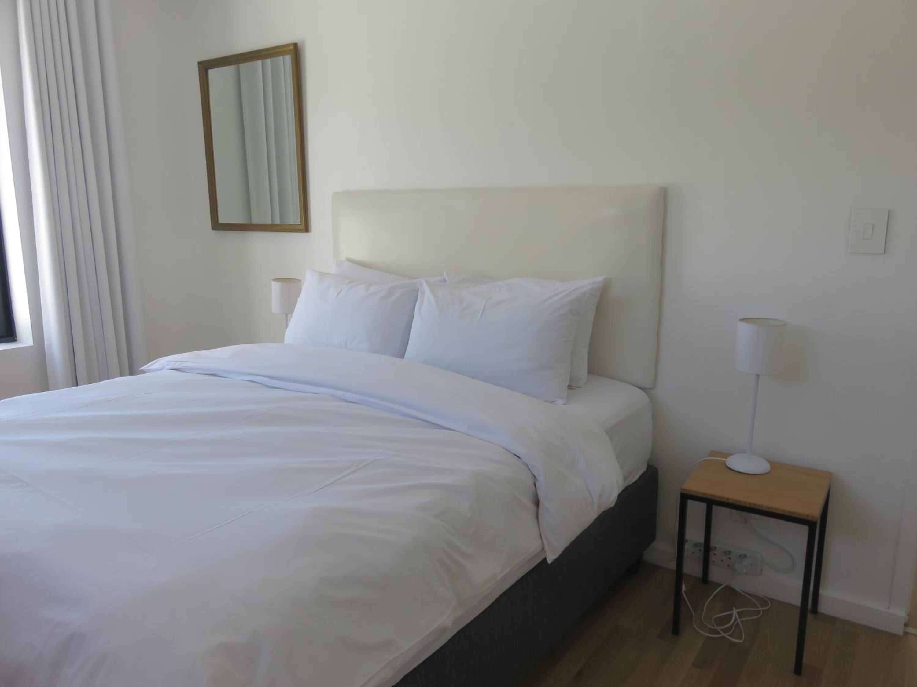 Deluxe Family Suite - Photo 11