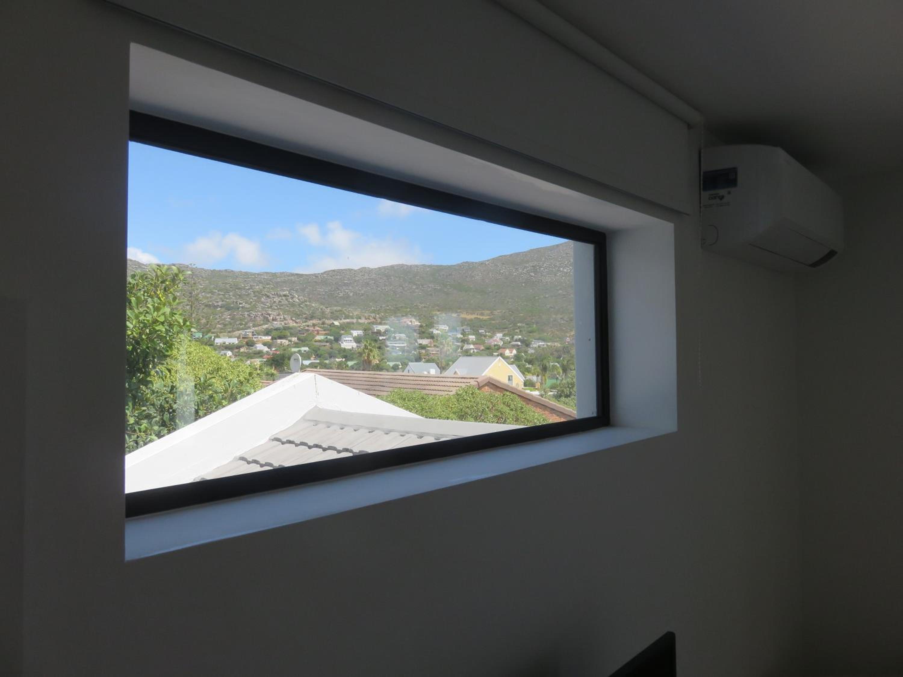 Deluxe Family Suite - Photo 10