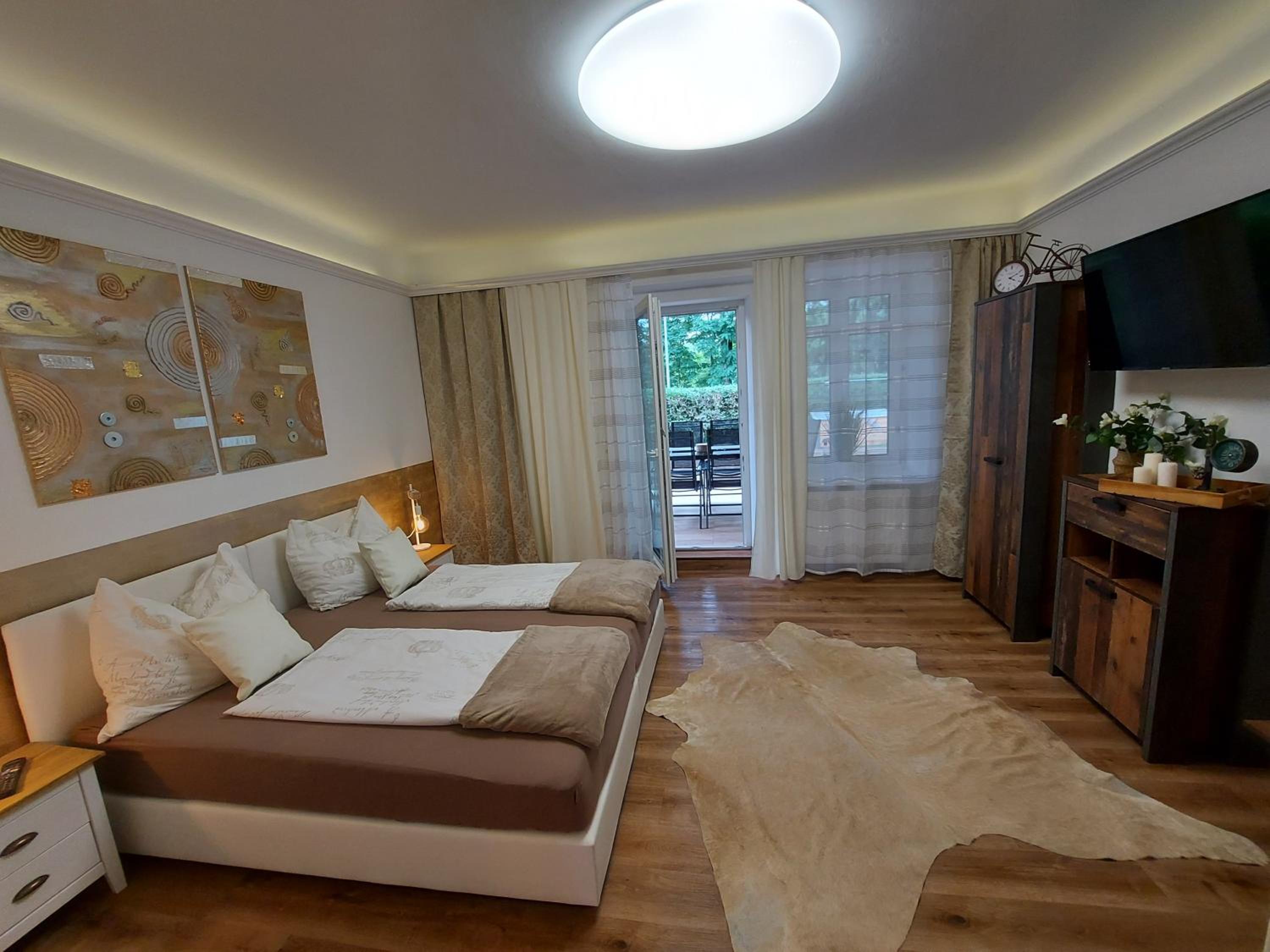 One-Bedroom Apartment photo 1