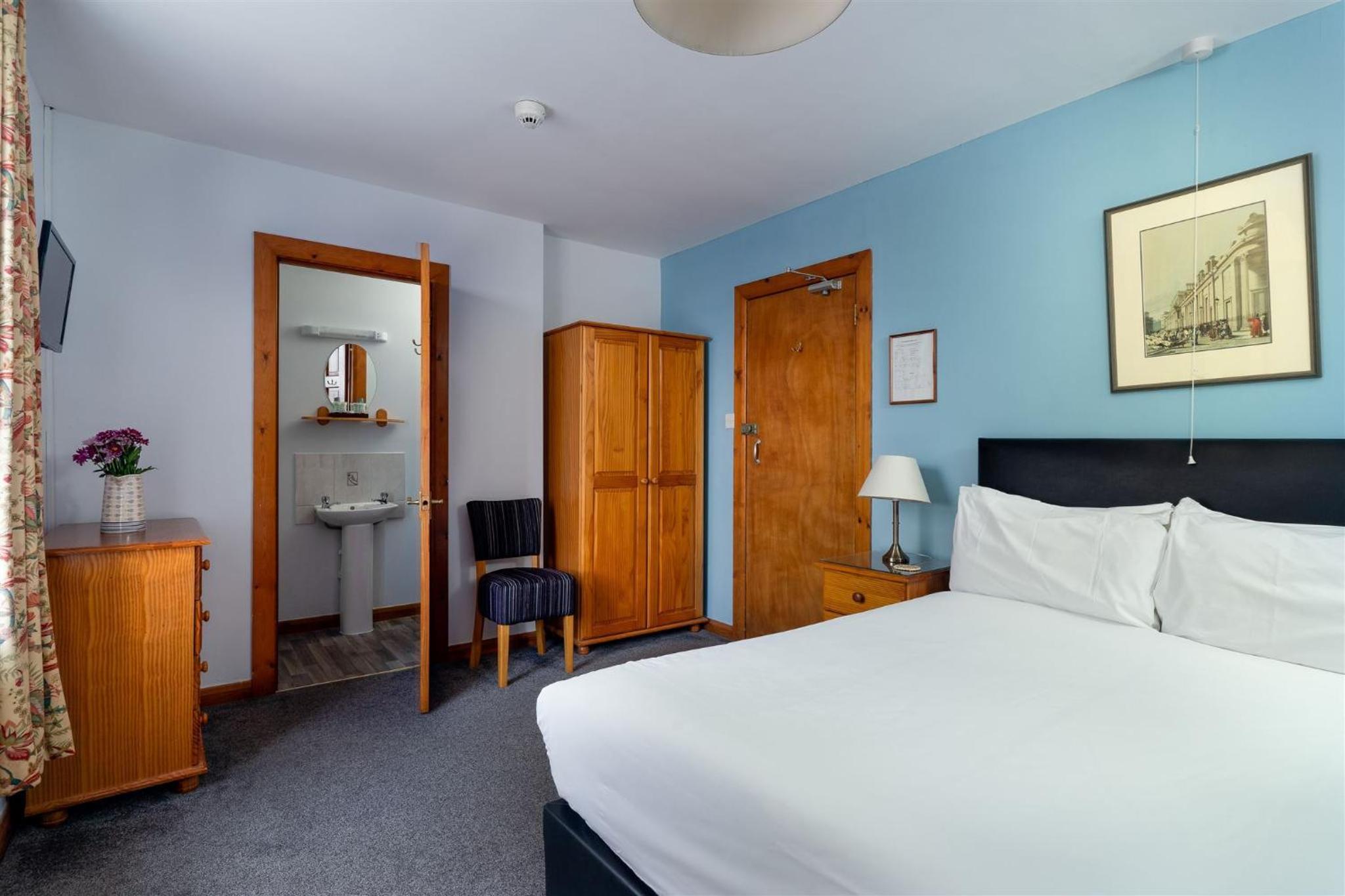 Double Room with Private Bathroom photo 2
