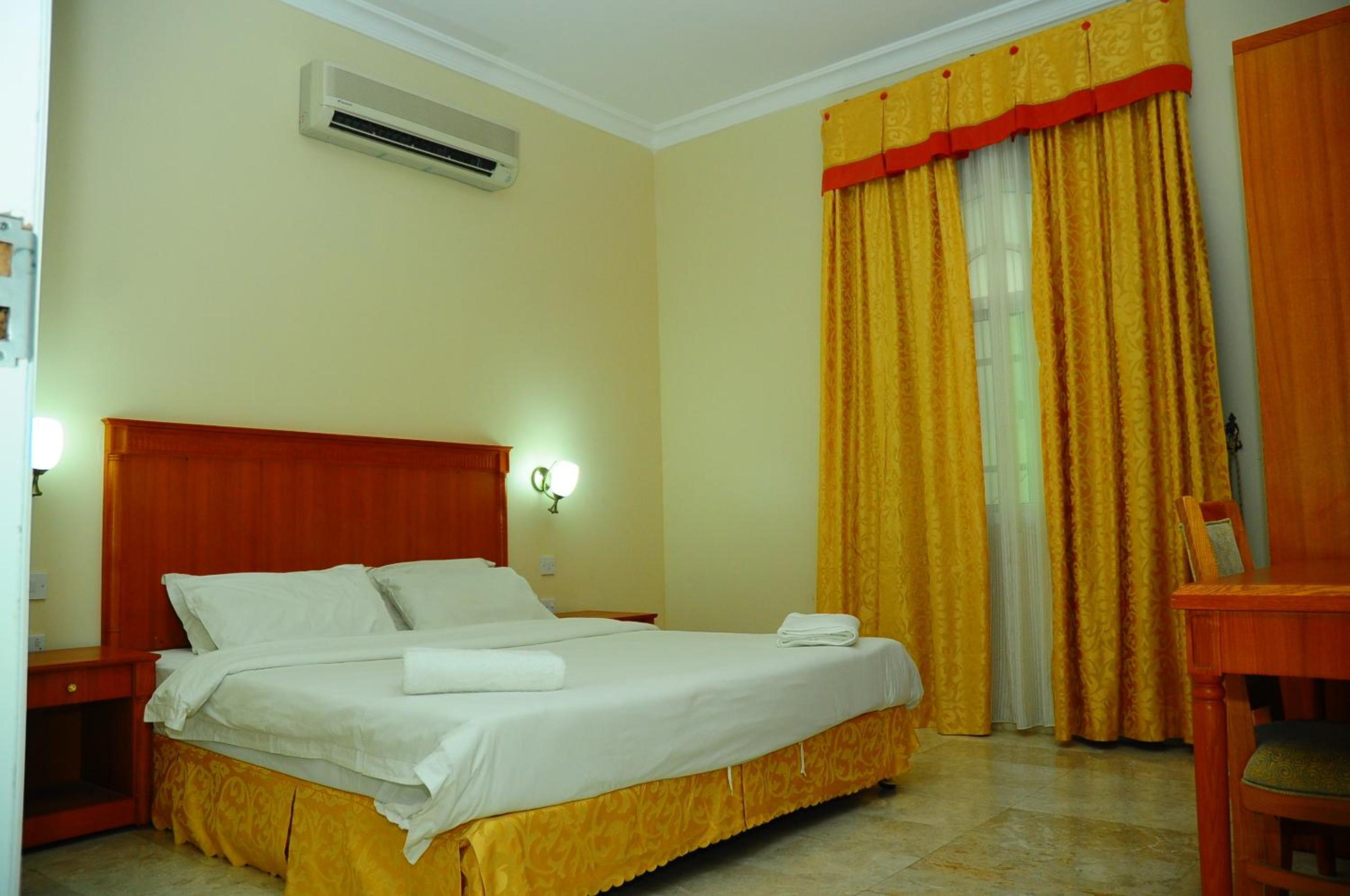 One-Bedroom Suite photo 1