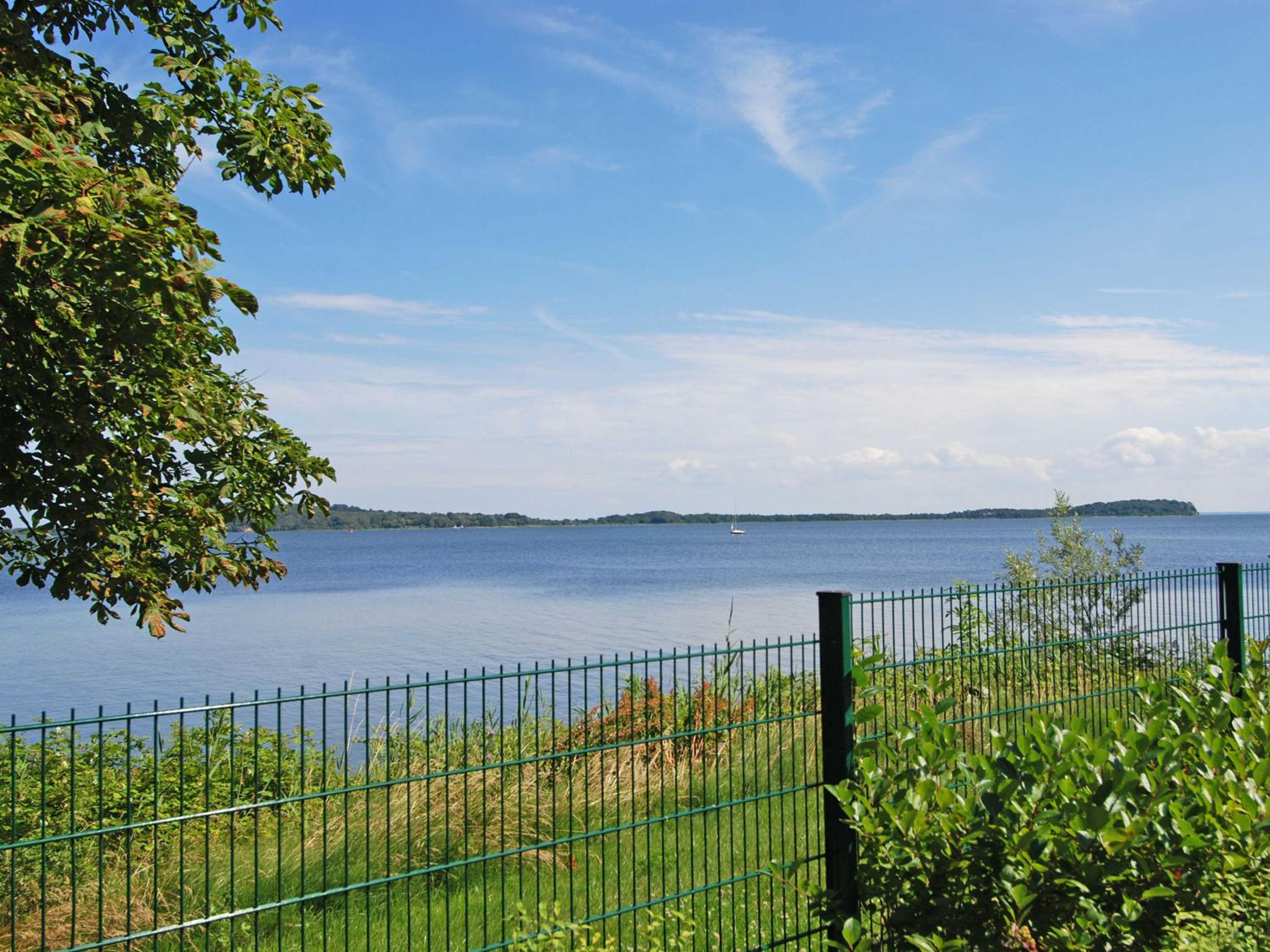 Apartment with Lake View photo 3