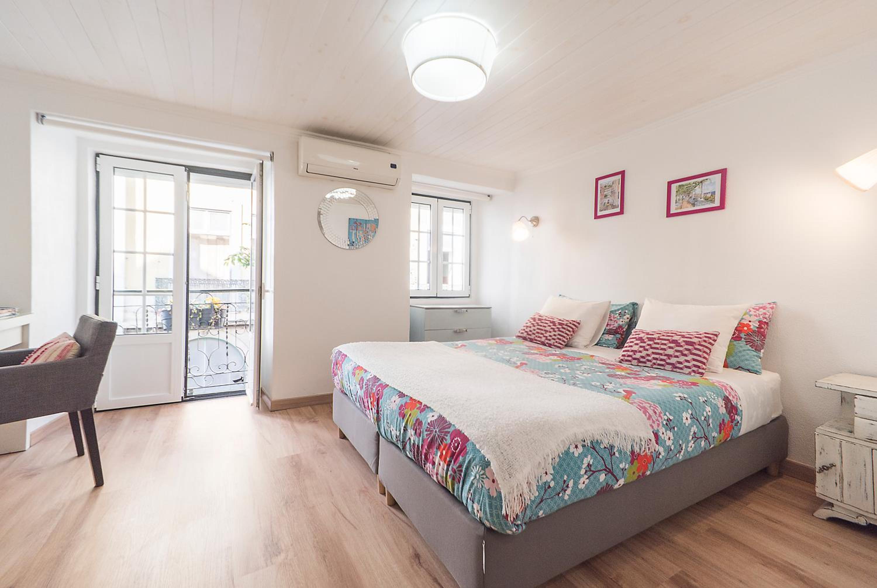 One-Bedroom Apartment with Balcony photo 1