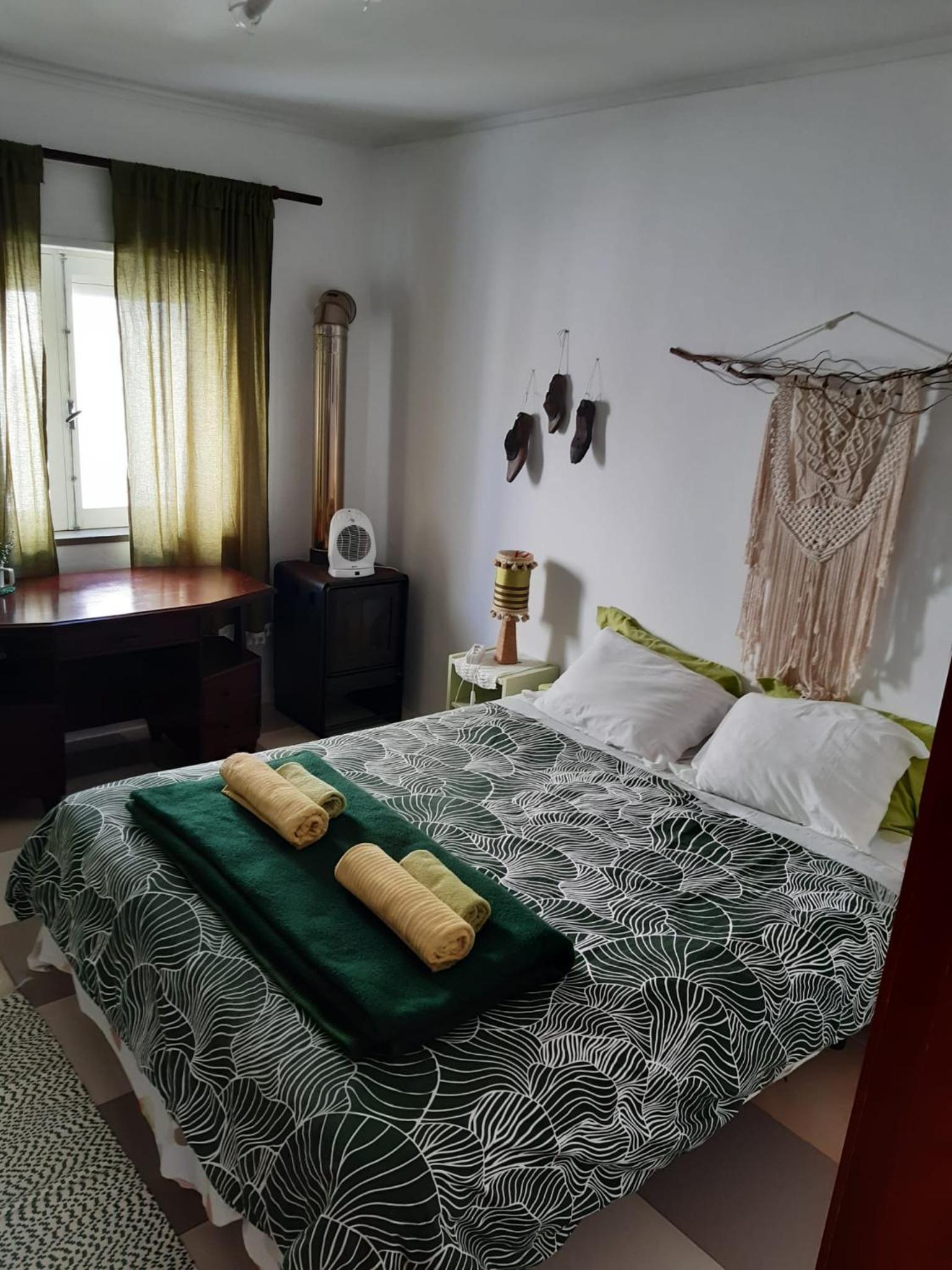 Double Room with Shared Bathroom photo 3