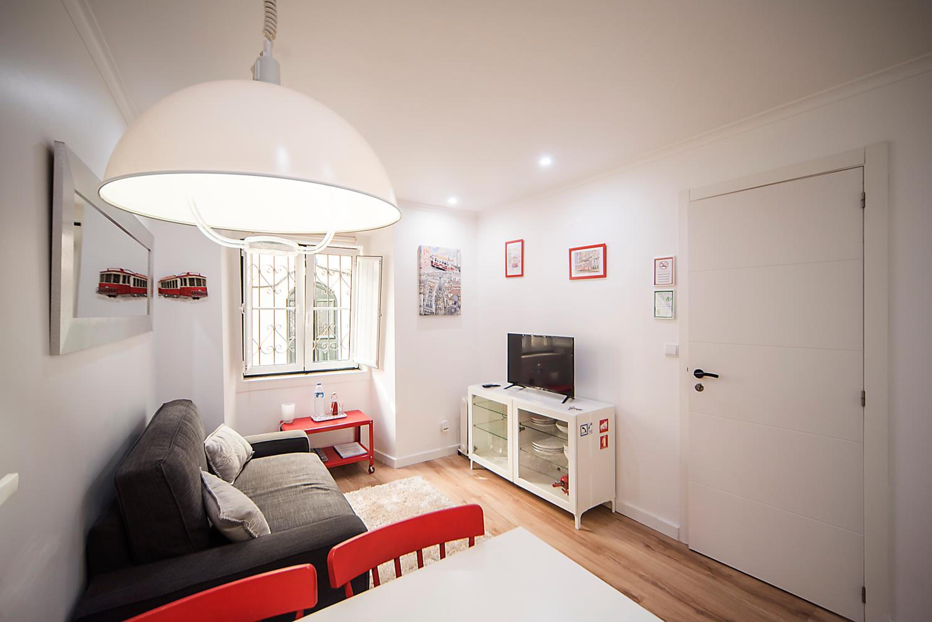 Three-Bedroom Deluxe Apartment photo 2