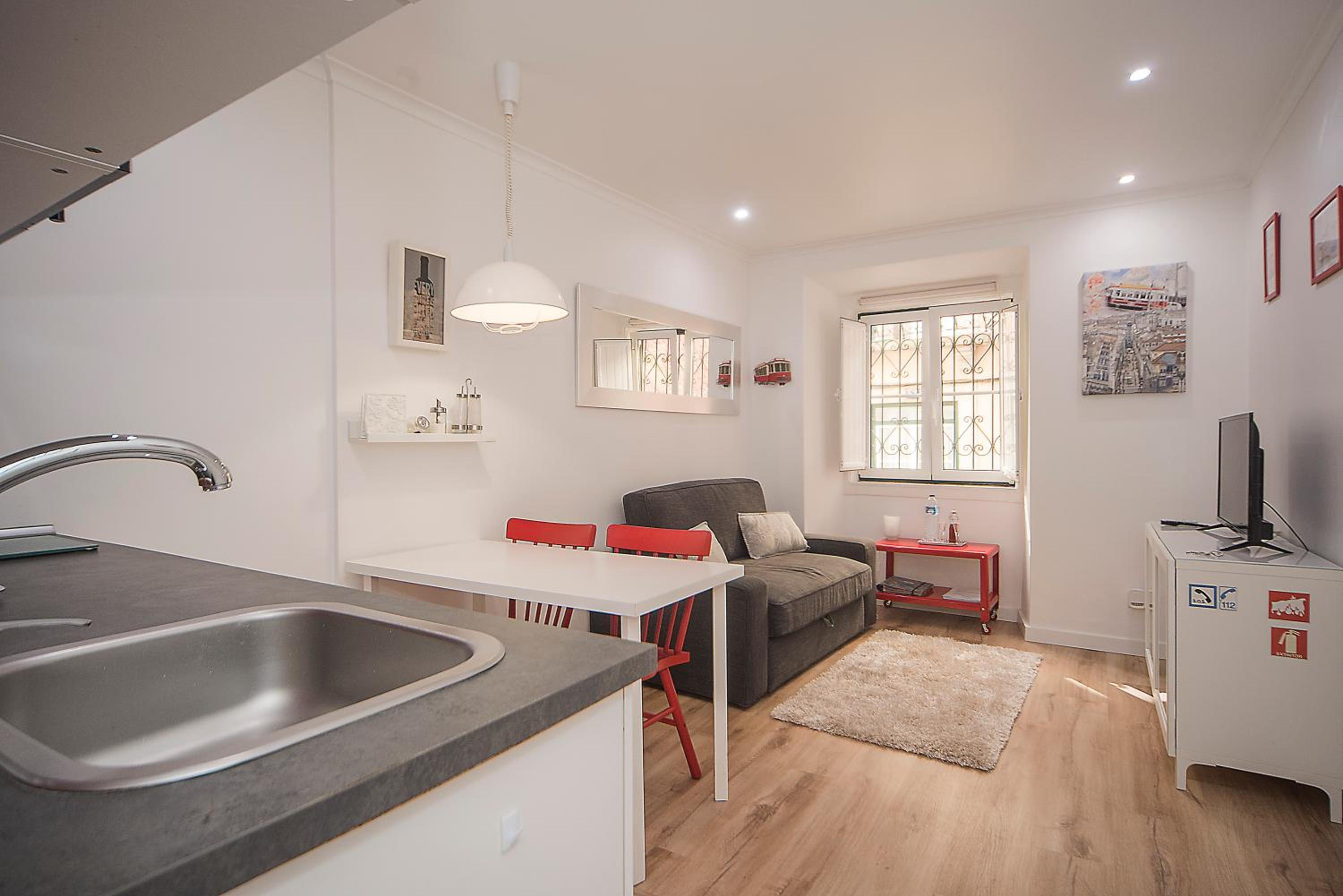One-Bedroom Apartment