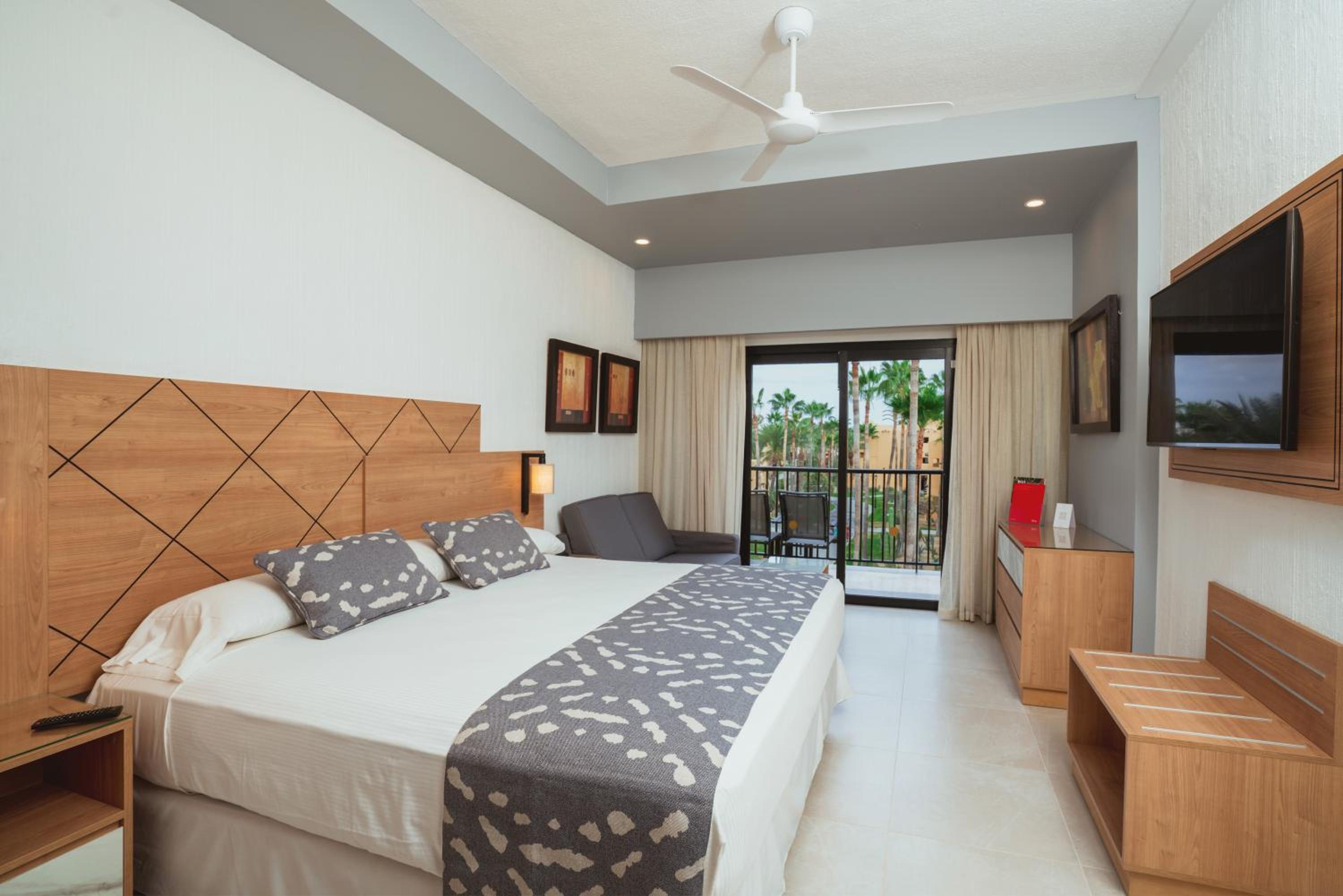 Double Room with Garden View - Recently renovated - Photo 1