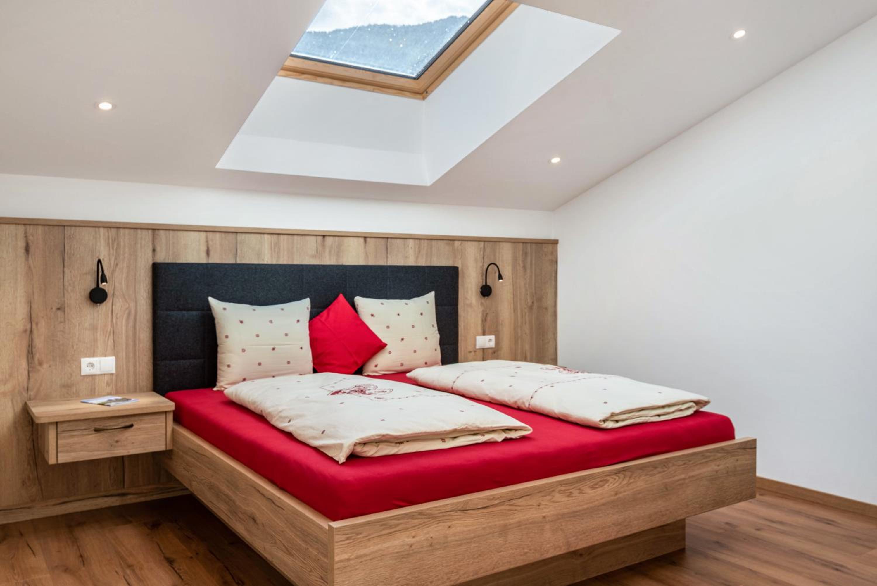 Two-Bedroom Deluxe Apartment with Garden View photo 3