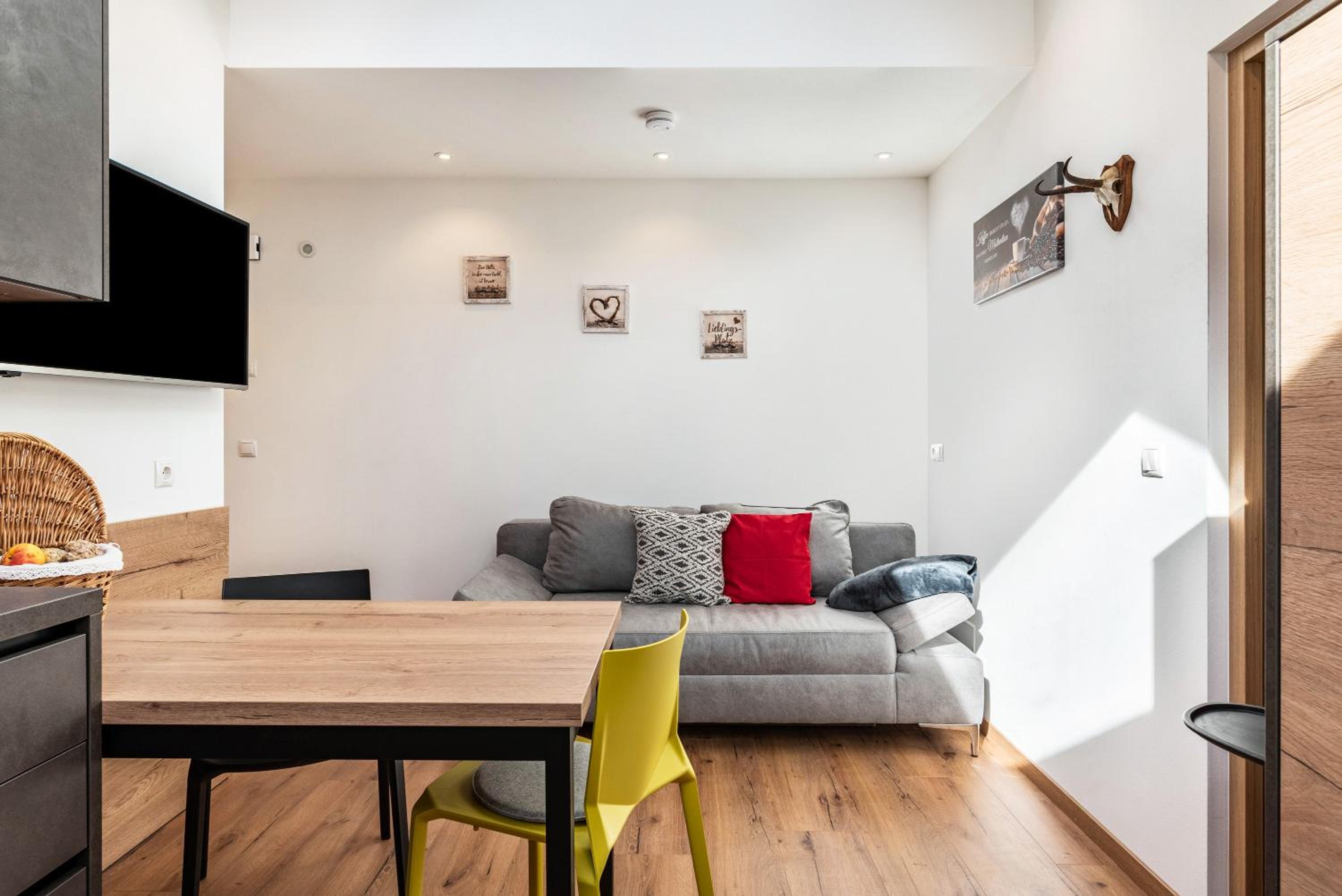 Two-Bedroom Deluxe Apartment with Garden View photo 1