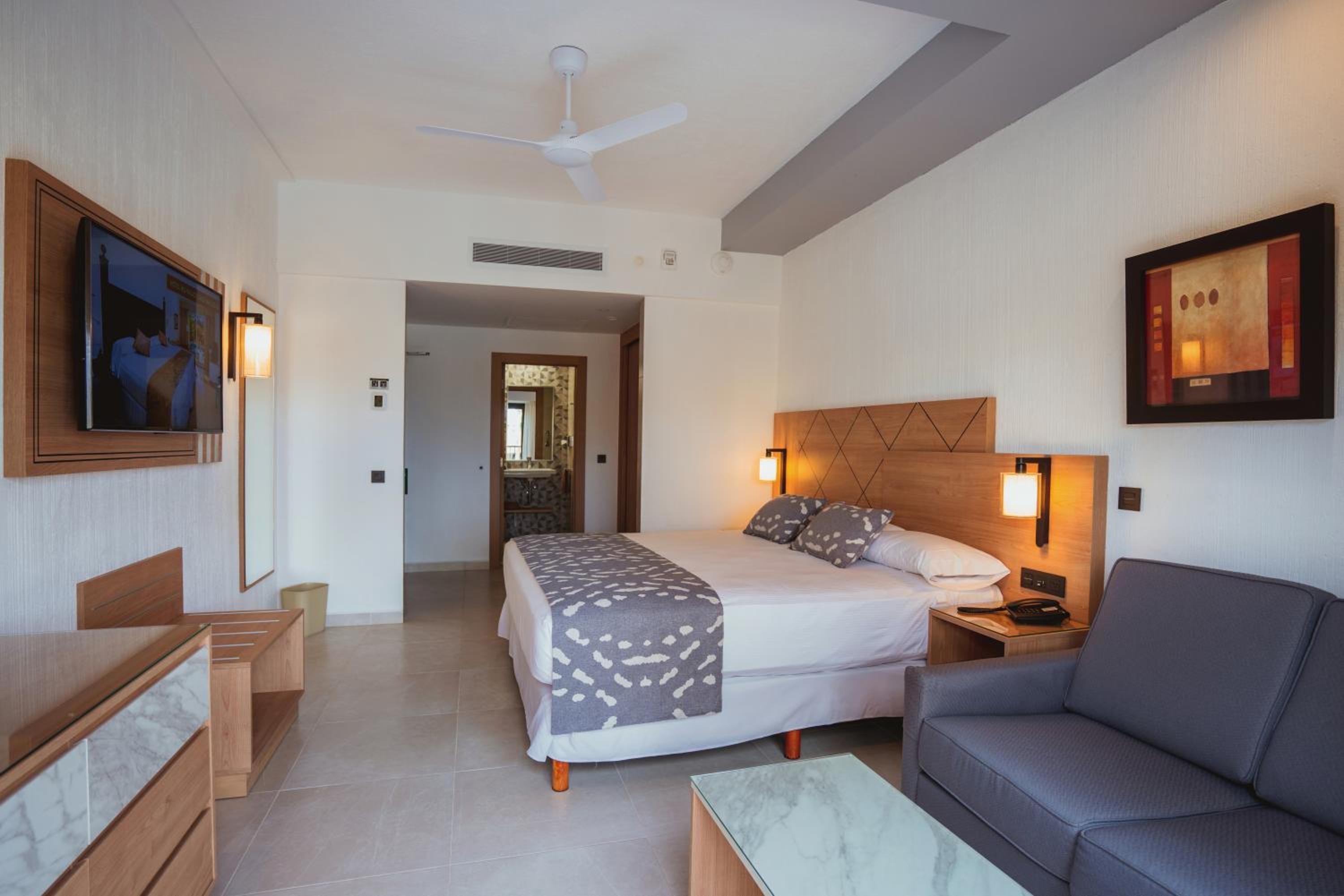 Double Room with Sea View - Recently renovated - Photo 3