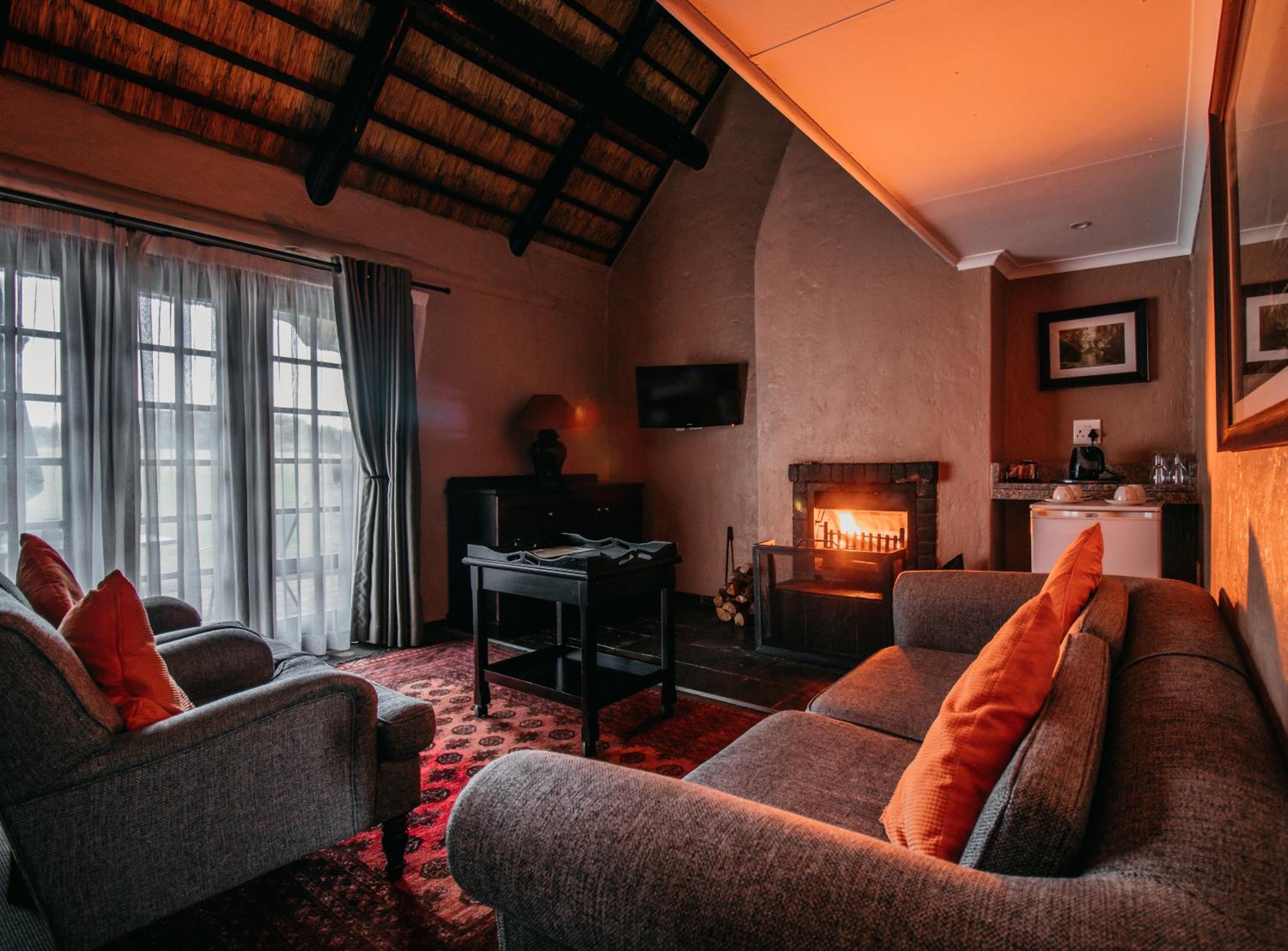 Family Room - Photo 8