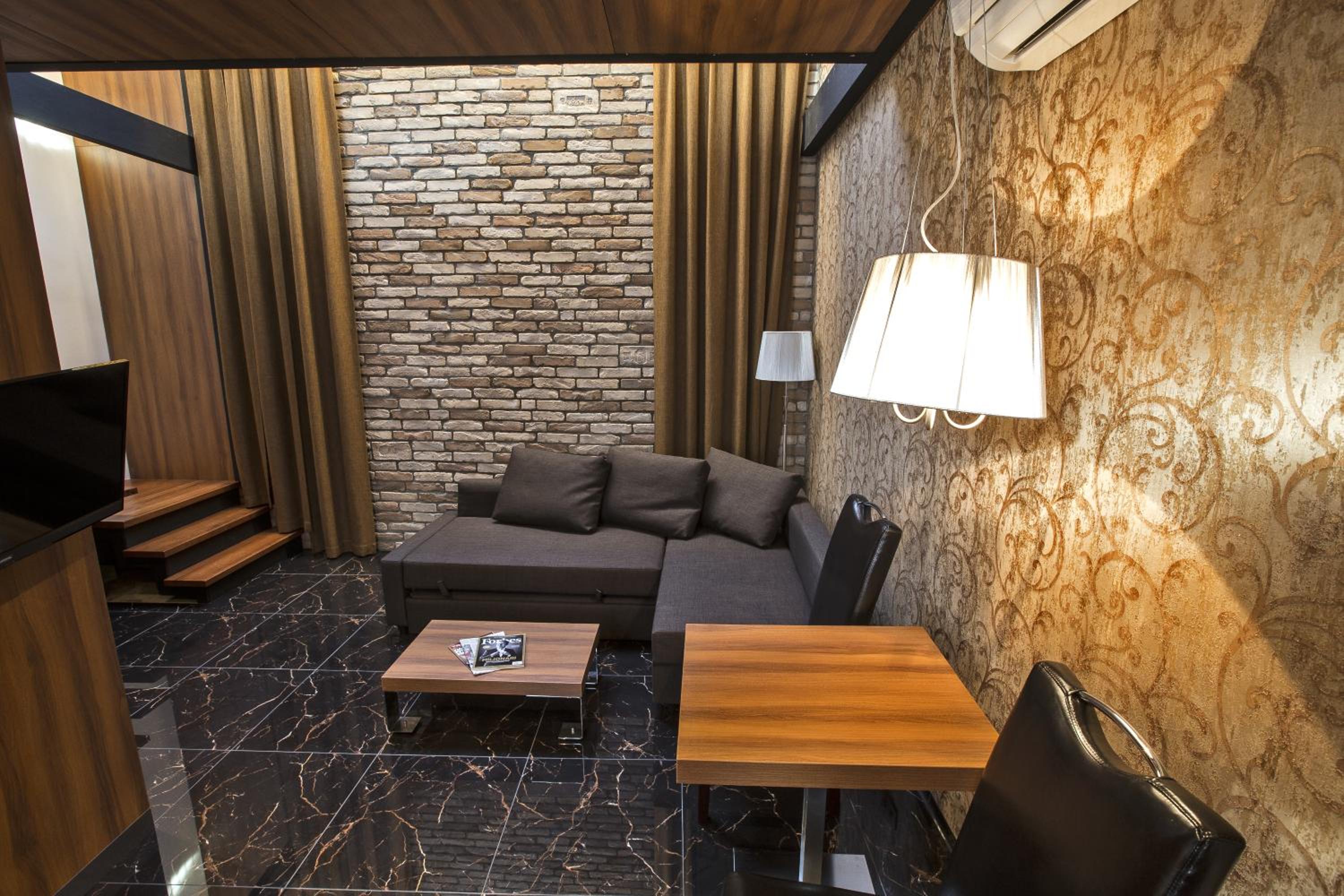 Maisonette photo 1