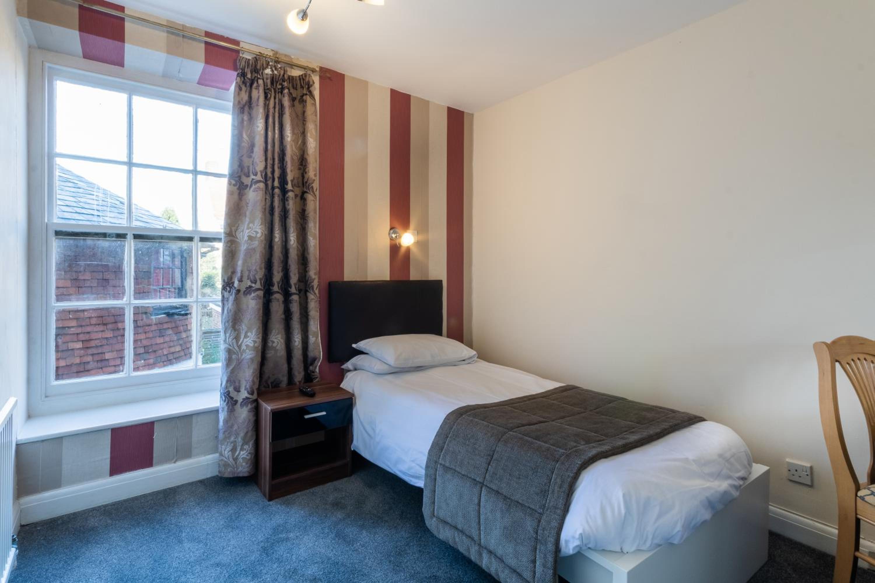 Single Room photo 2