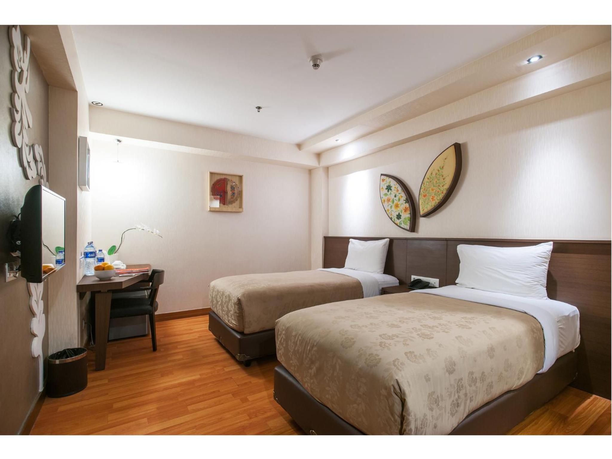 Family Two-Bedroom Suite (5 people) - Photo 3