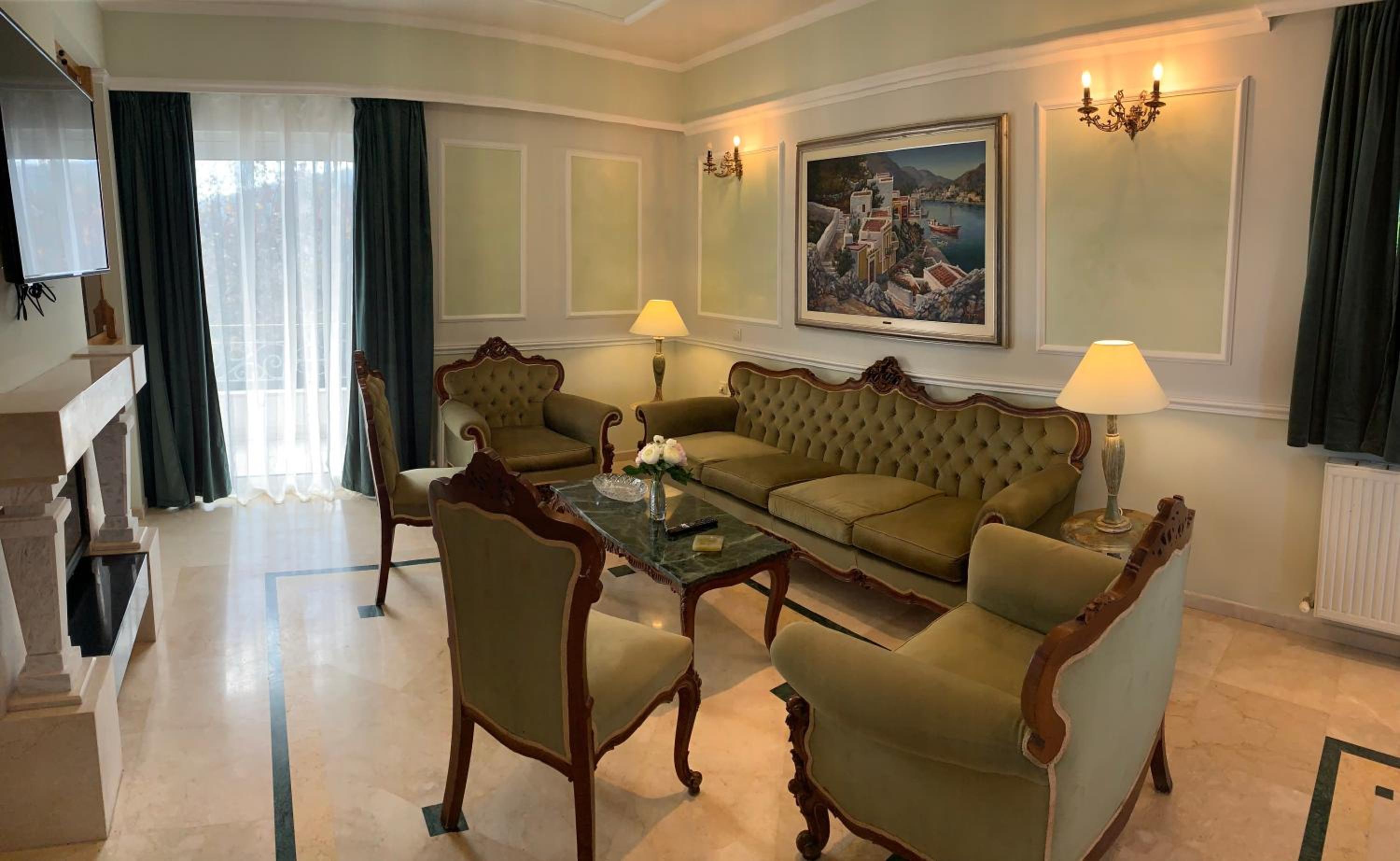 Villa with Private Pool and Jacuzzi photo 1
